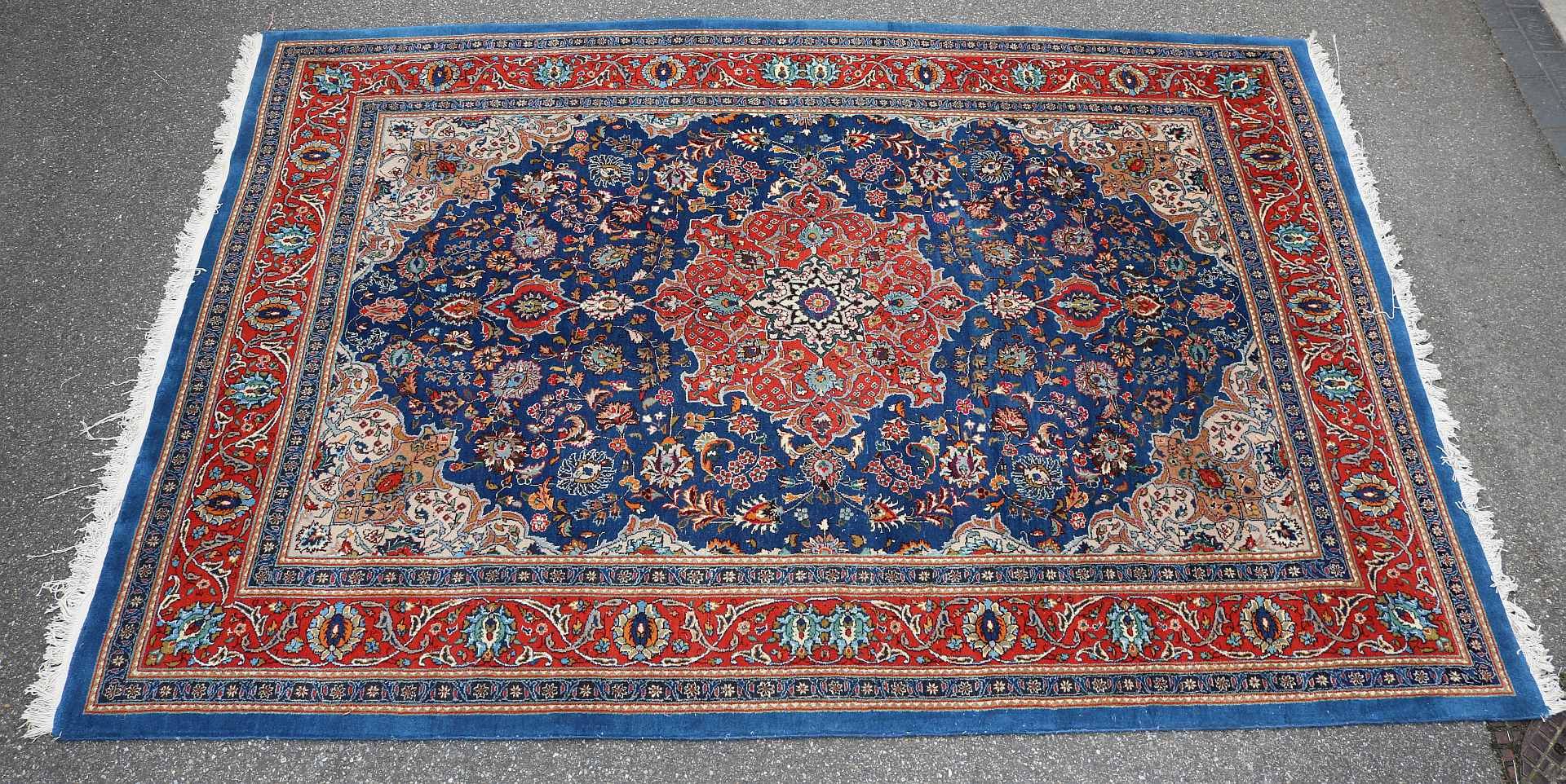 Large Persian rug, 300 x 200 cm.
