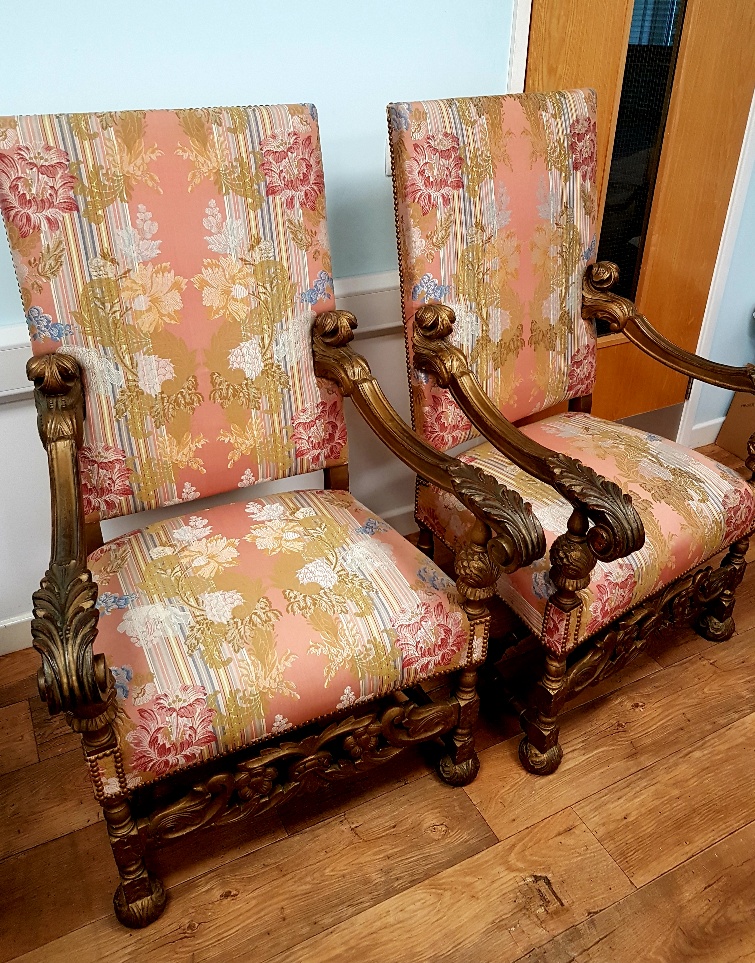 Pair of Excellent Large Continental Walnut Throne Armchairs - Image 5 of 7