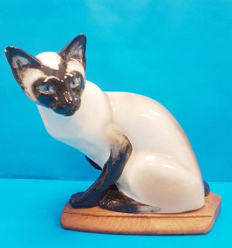 Rare Vintage 1960s Seneshall Pottery Seated Persian Cat