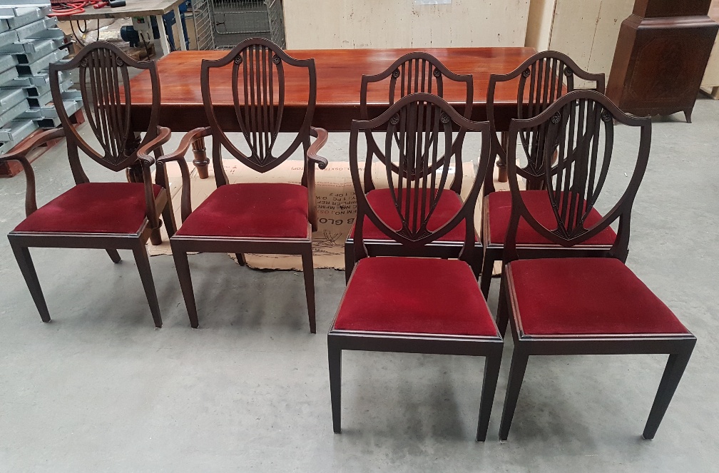 Large Mahogany Dining Table on Four Turned Legs with Matching 6 Lyre-Back Chairs,