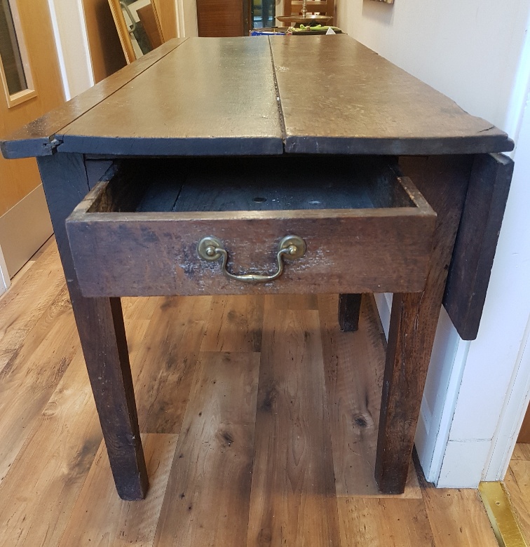 Early Victorian Plank Top Oak Dining Table with Drawer and one drop leaf - Image 4 of 4