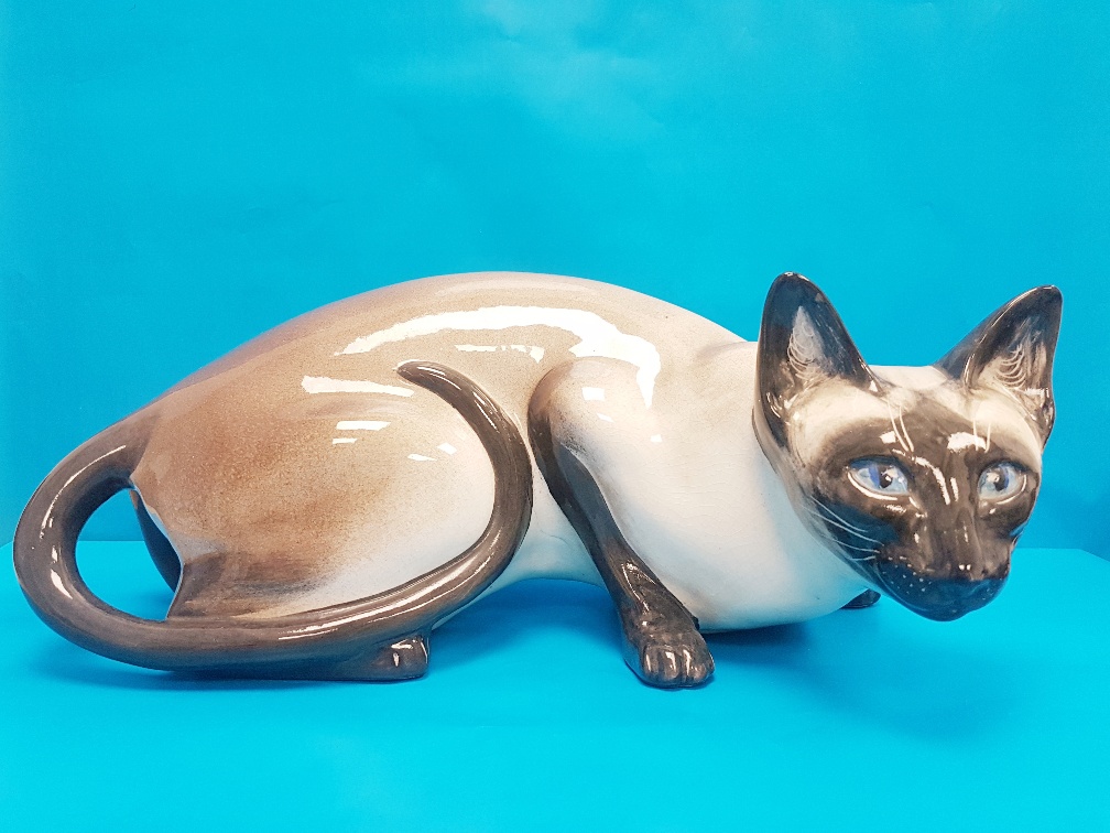 Rare Vintage 1960s Seneshall Crouching Persian Cat