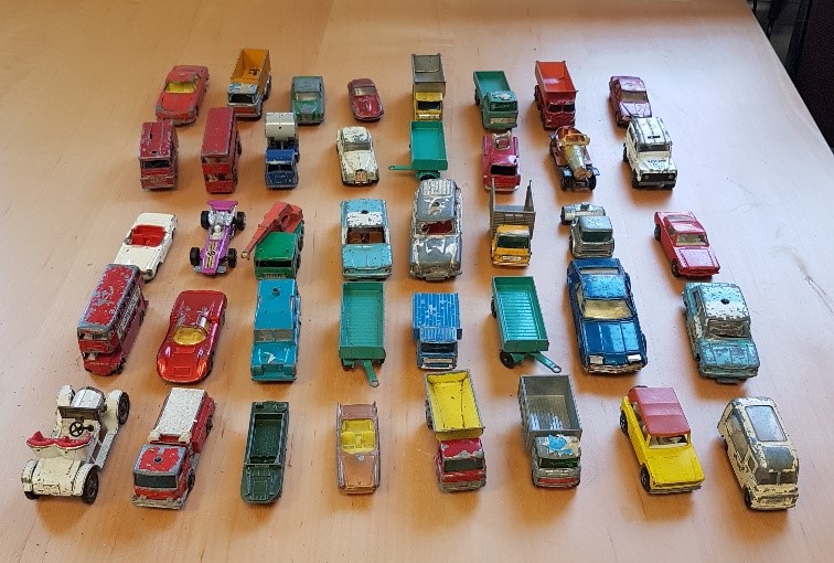 30 miscellaneous Play Worn Die Cast Matchbox and similar model cars of varying condition