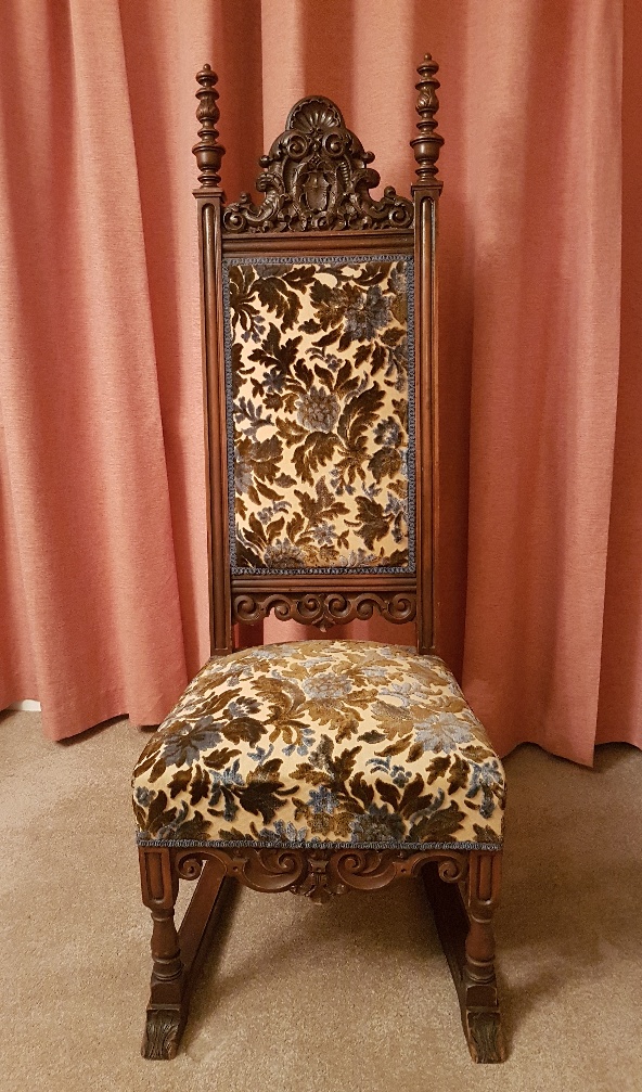 Pair of Renaissance Style Stained King and Queen Throne Chairs from a USA Masonic Lodge - Image 4 of 6