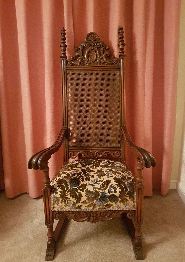 Pair of Renaissance Style Stained King and Queen Throne Chairs from a USA Masonic Lodge - Image 2 of 6