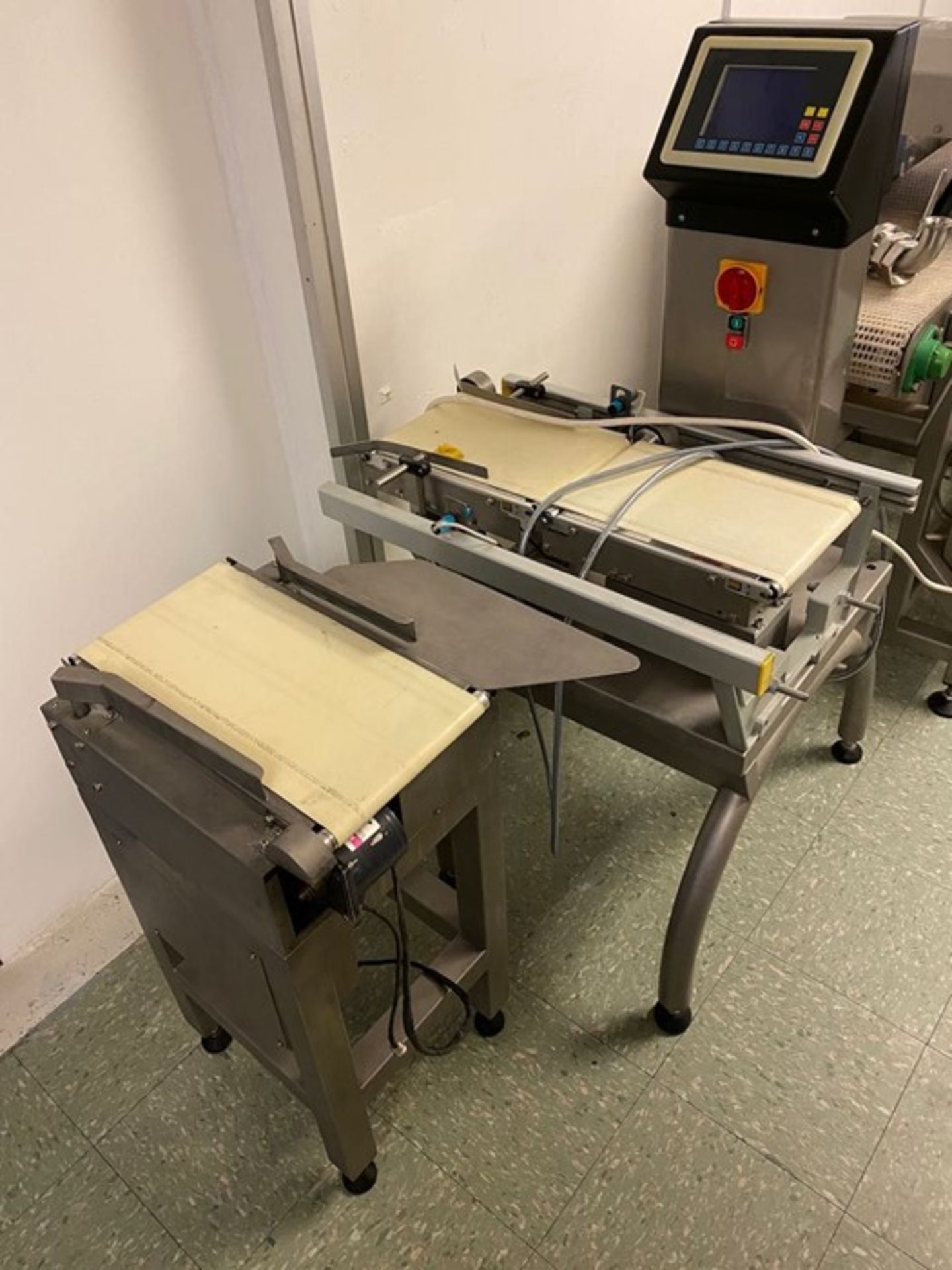 CHECKWEIGHER & REJECT STATION