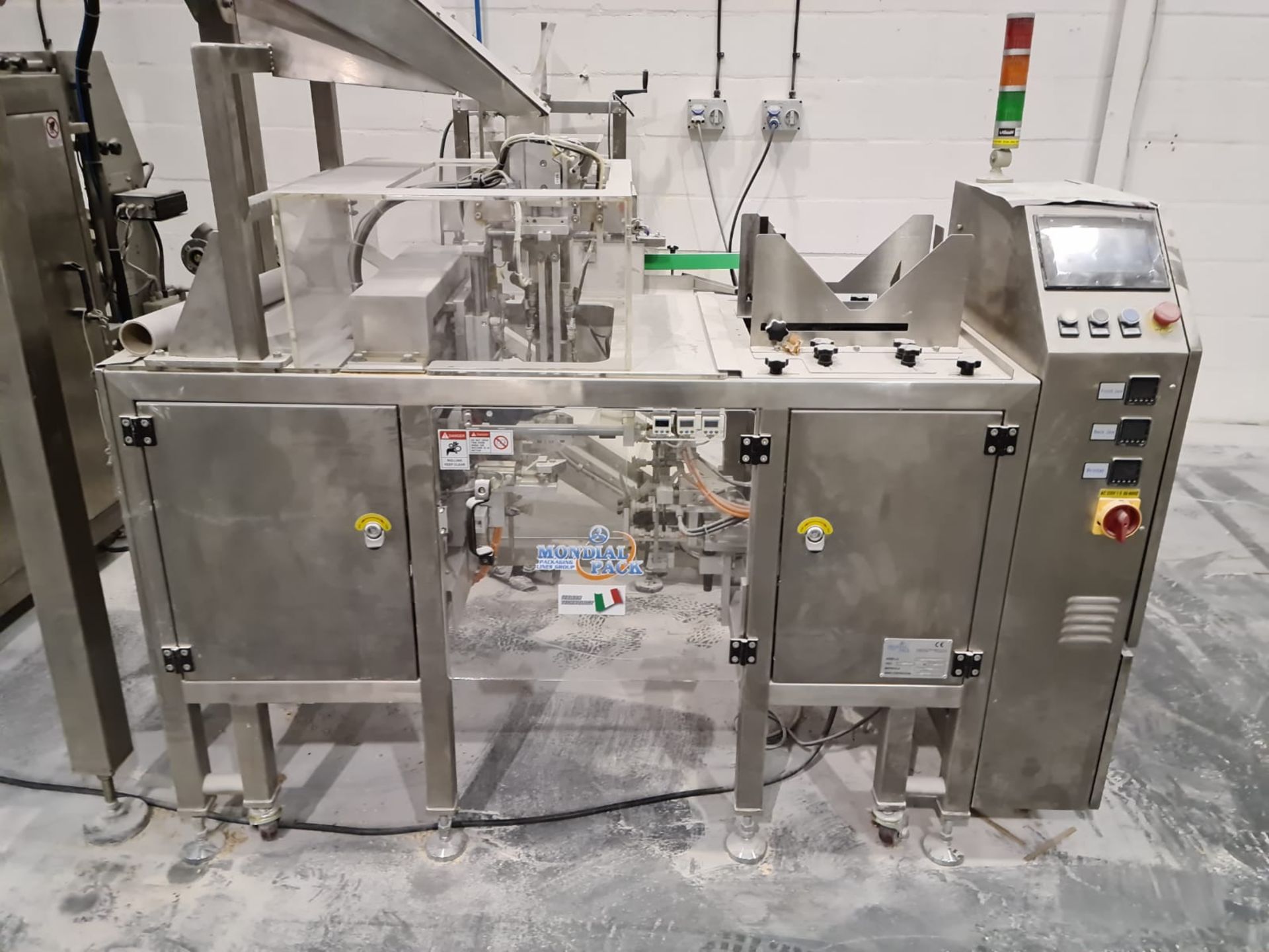 VERTICAL FORM FILL AND SEAL AND POUCH PACKING LINE - Image 4 of 6