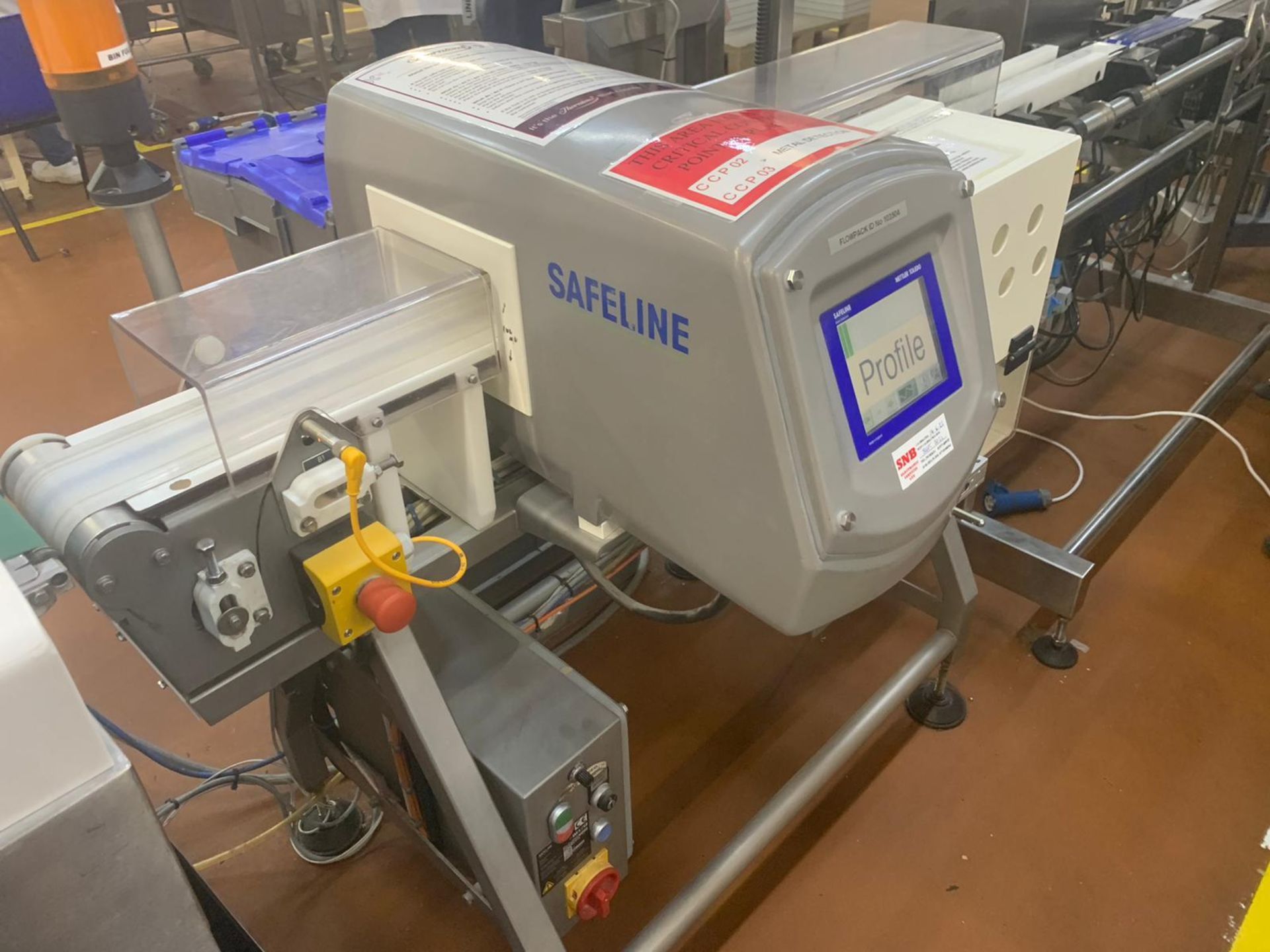 1 x Safeline Profile Metal detector, aperture size width 145mm x 75mm high length of machine 1,20