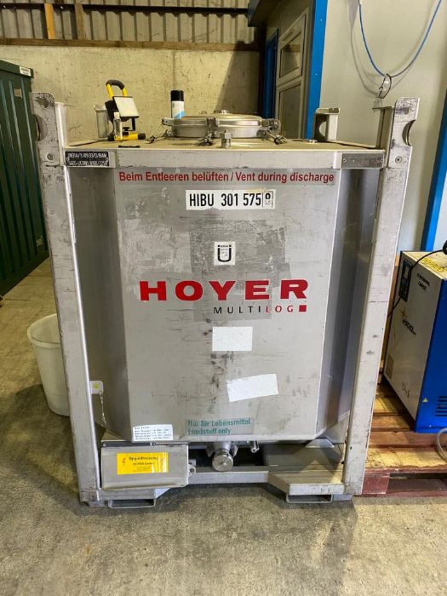 HOYER 1000 LITRE TANK