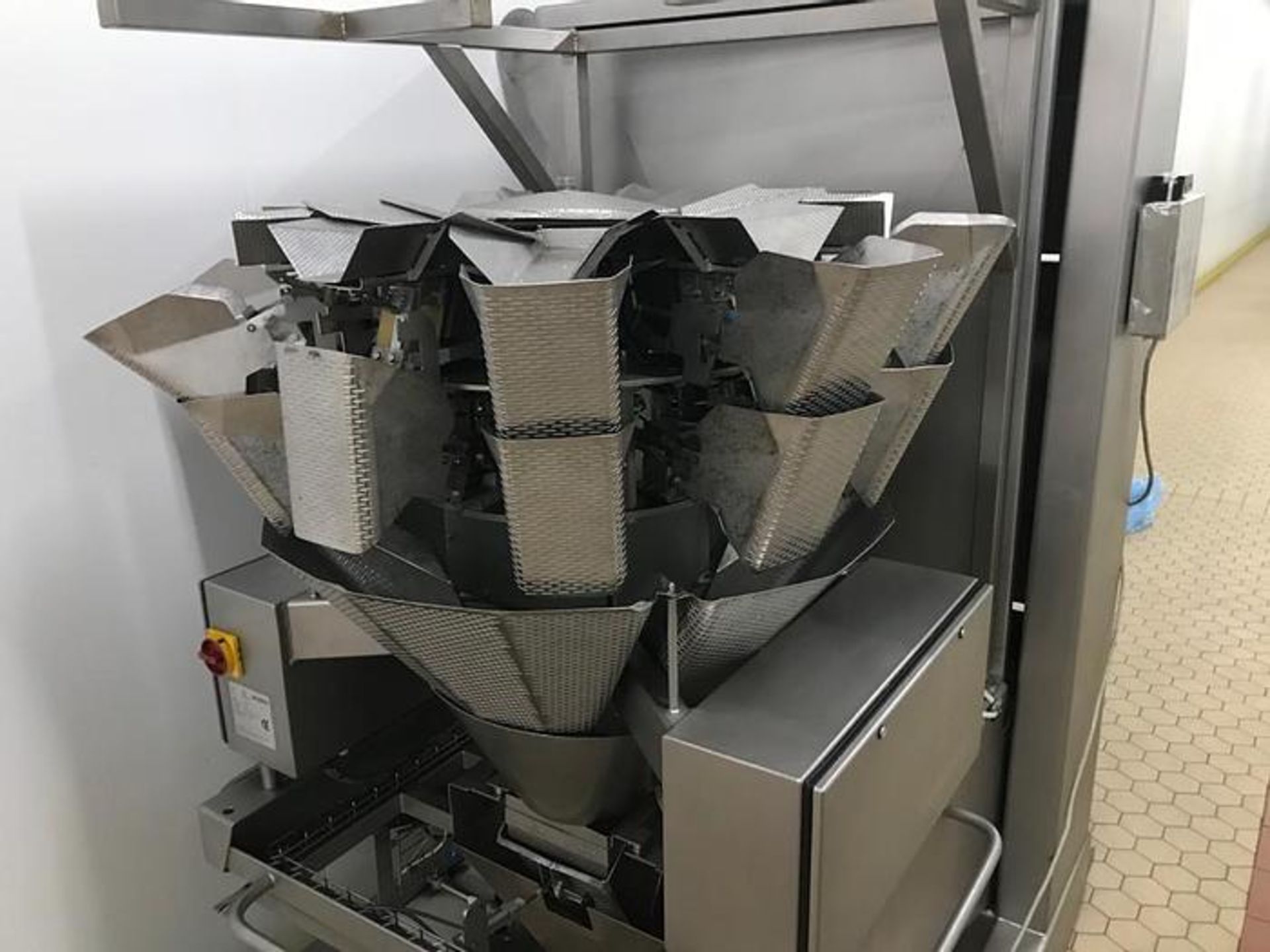 2000 BILWINCO DW60/10-D PORTABLE MULTIHEAD WEIGHER WITH ELEVATOR - Image 2 of 12