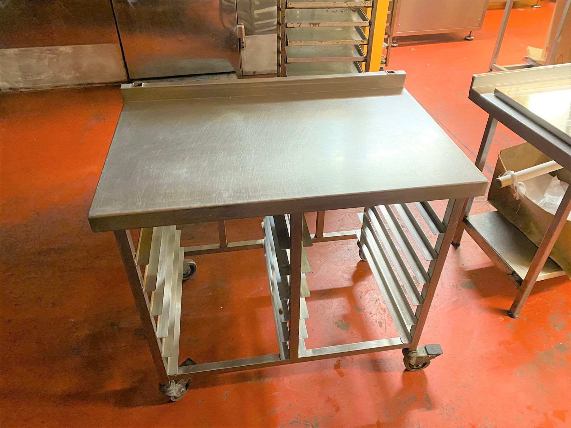 STAINLESS STEEL TABLE