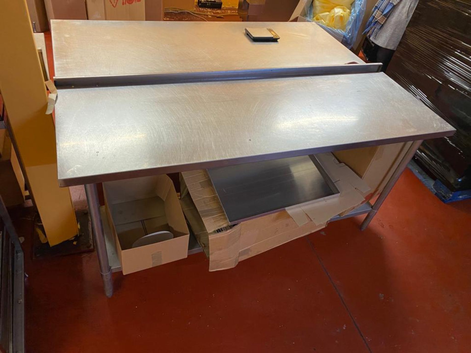 STAINLESS STEEL TABLE