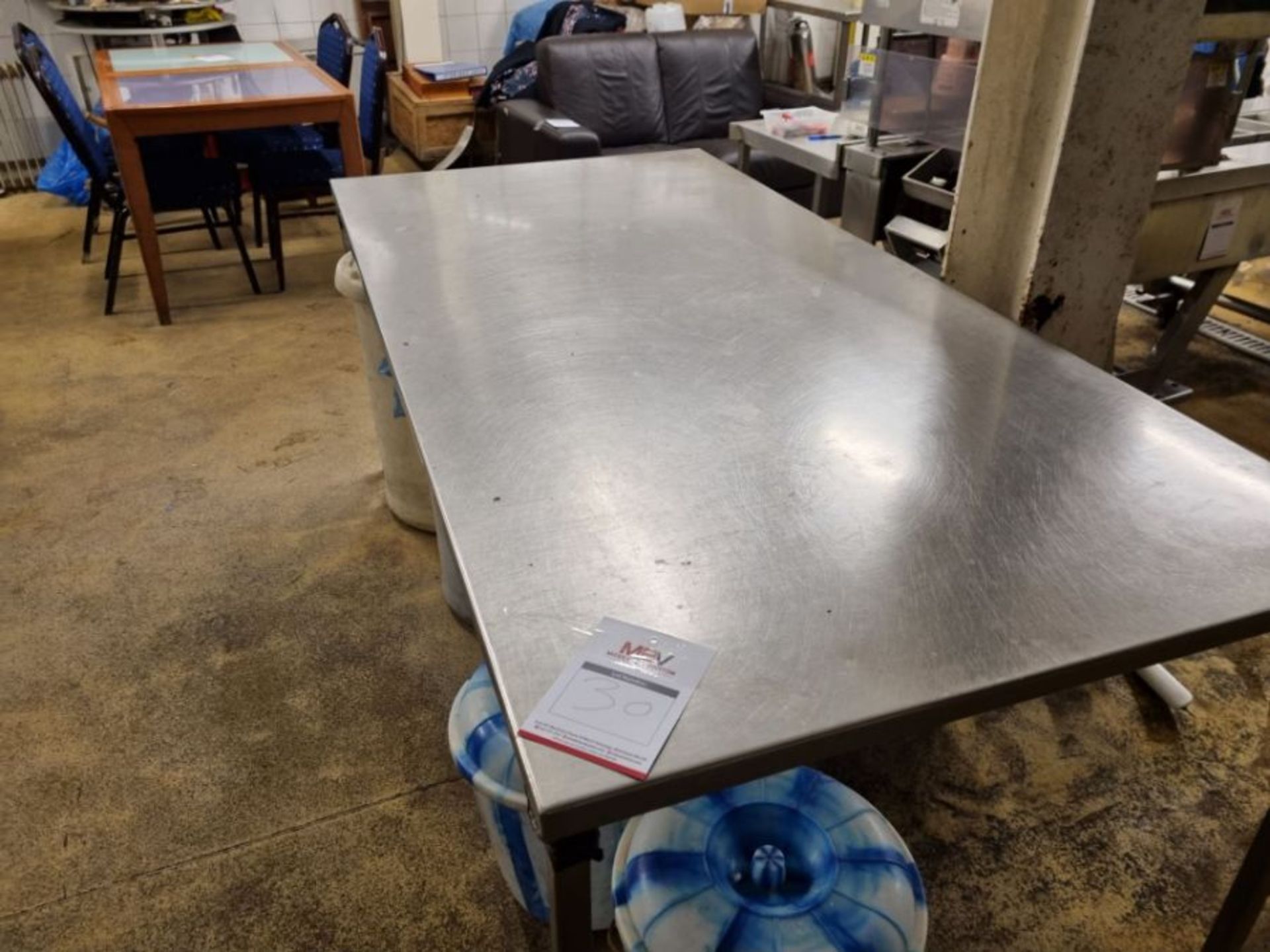 STAINLESS STEEL TABLE