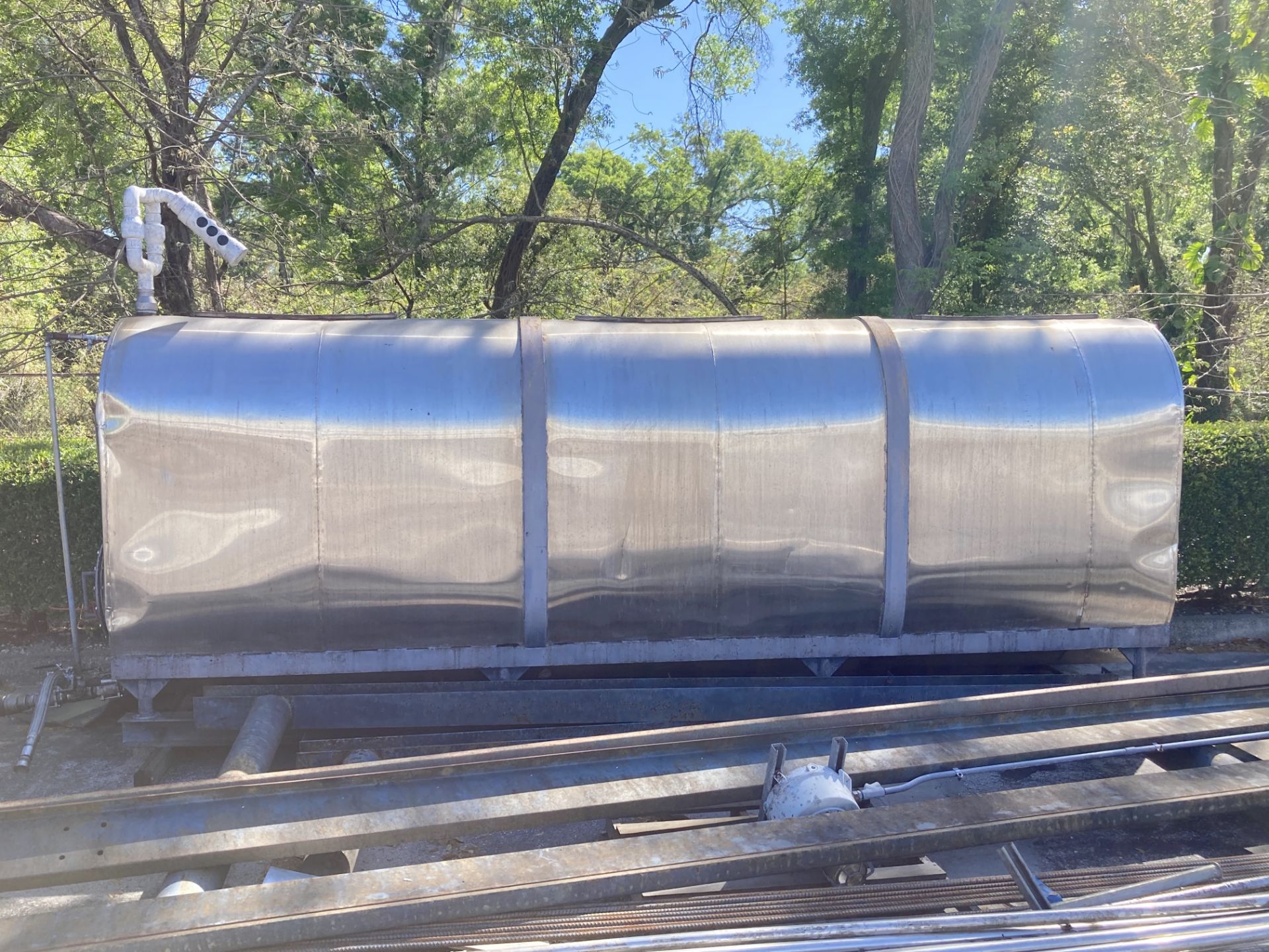 2000 Gallon Stainless Steel Oval Tank