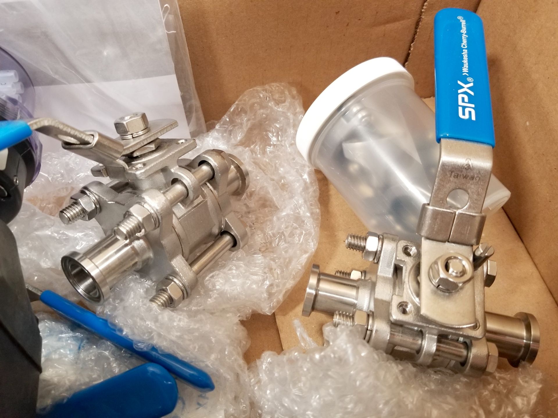Box of SPX Hand Valves and ITT Engineered Electronic .5 Inch Valves - Image 4 of 4