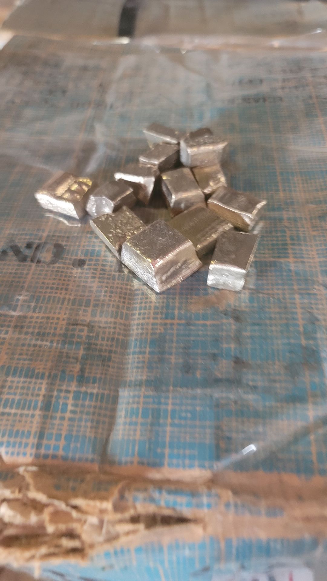 LOT - SEMI-PRECIOUS METAL ALLOYS, SEE PHOTOS - Image 2 of 3