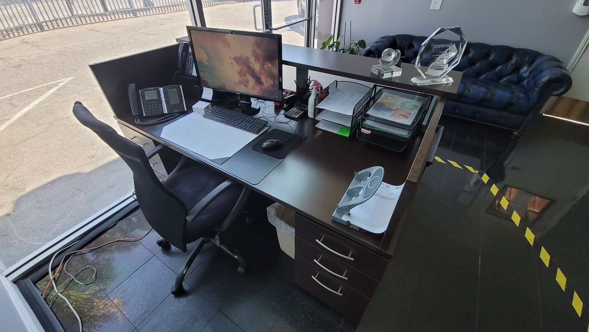 LOT - RECEPTION AREA FURNISHINGS, INCLUDING COUCH - Image 4 of 4