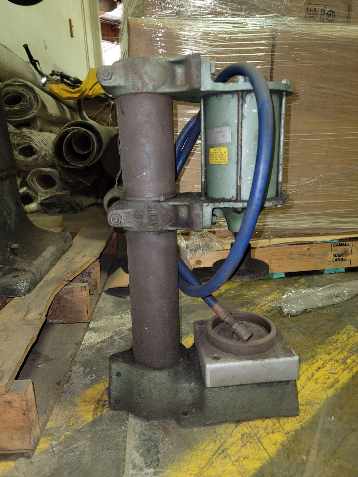 SMALL PNEUMATIC AIR CYLINDER PRESS, CYLINDER TRAVEL IS APPROX. 5", WHOLE PIECE IS ONLY 21" TALL - Image 2 of 2