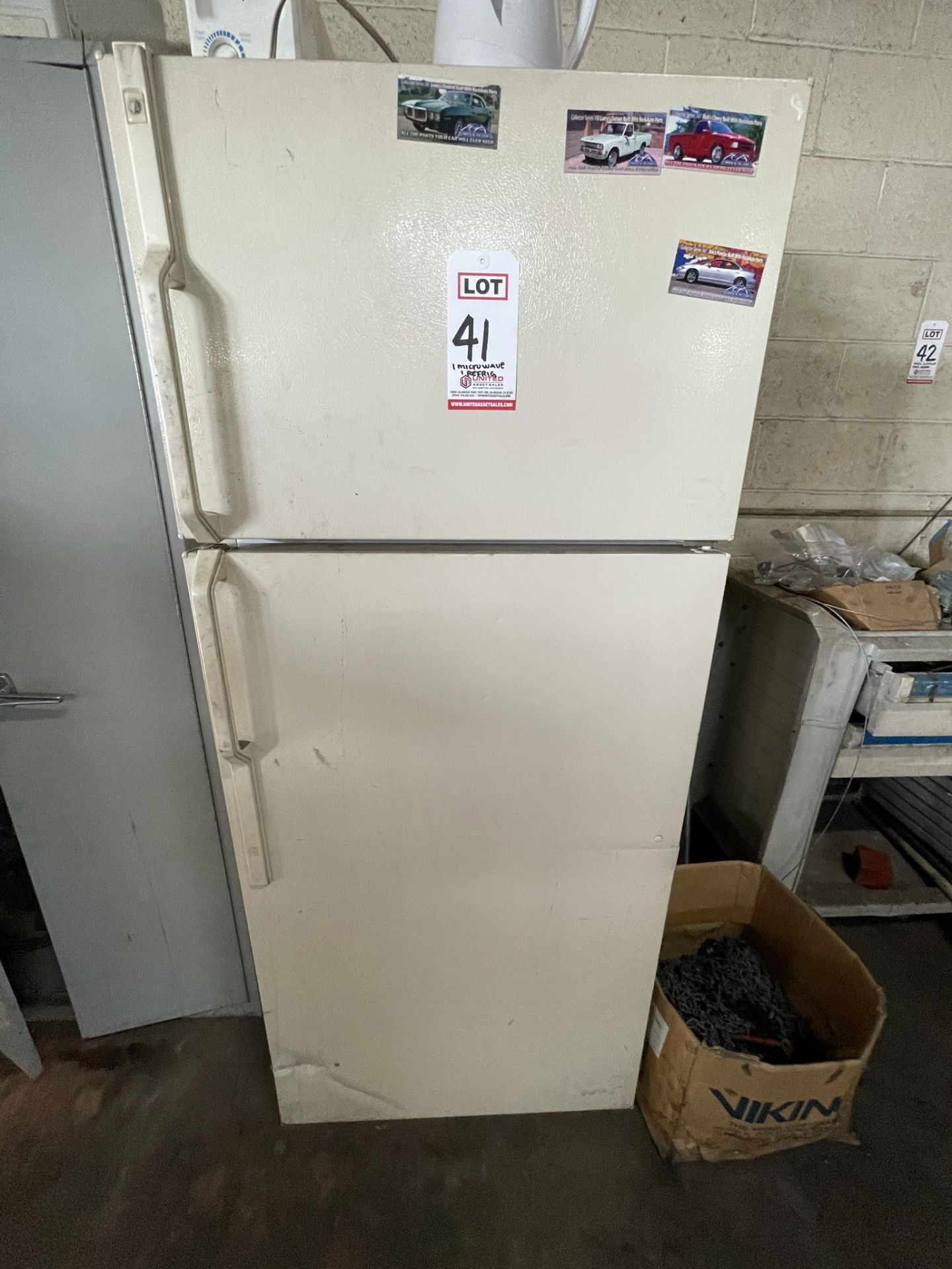 LOT - REFRIGERATOR AND MICROWAVE