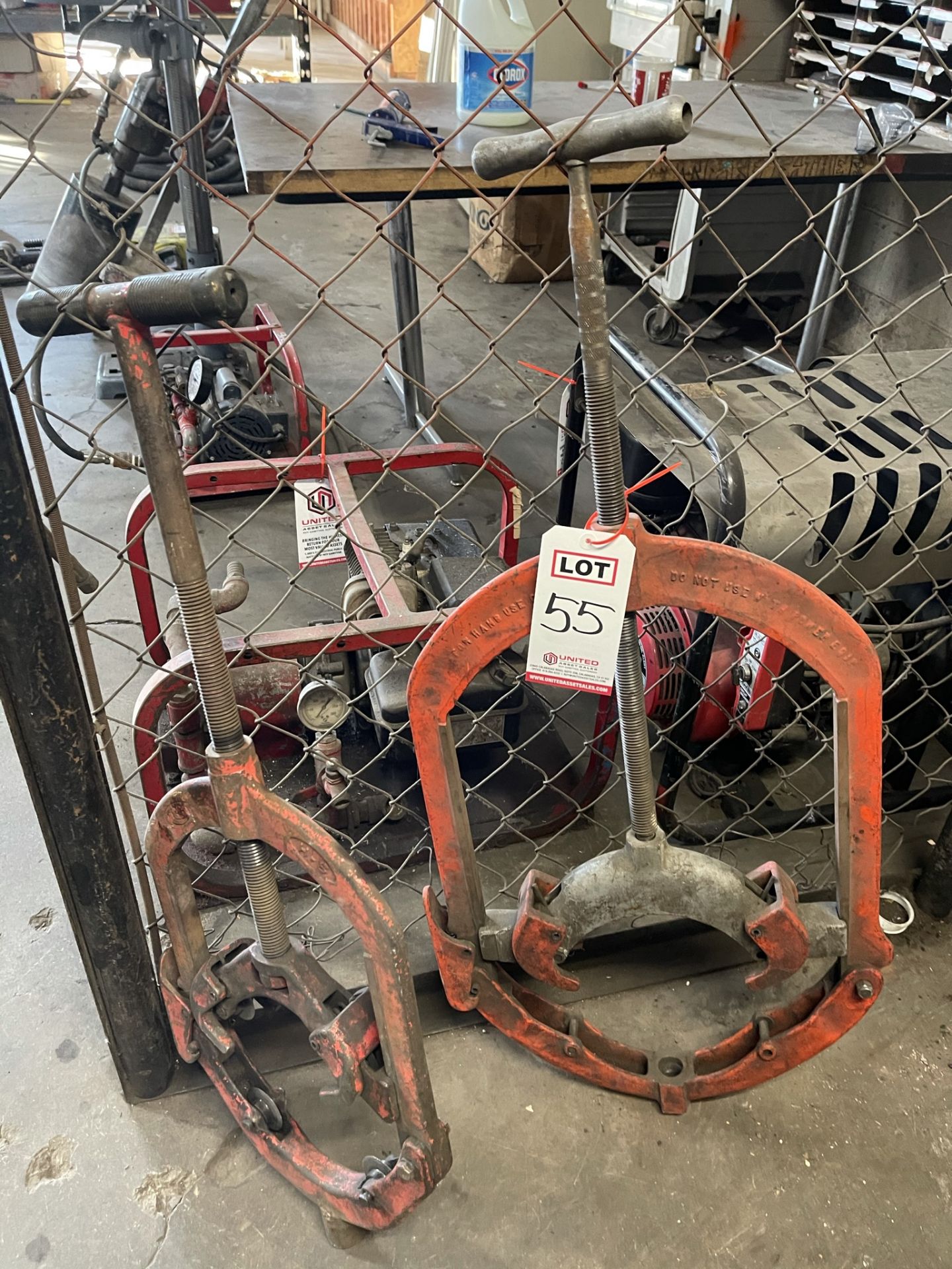 LOT - LARGE AND SMALL PIPE CUTTERS