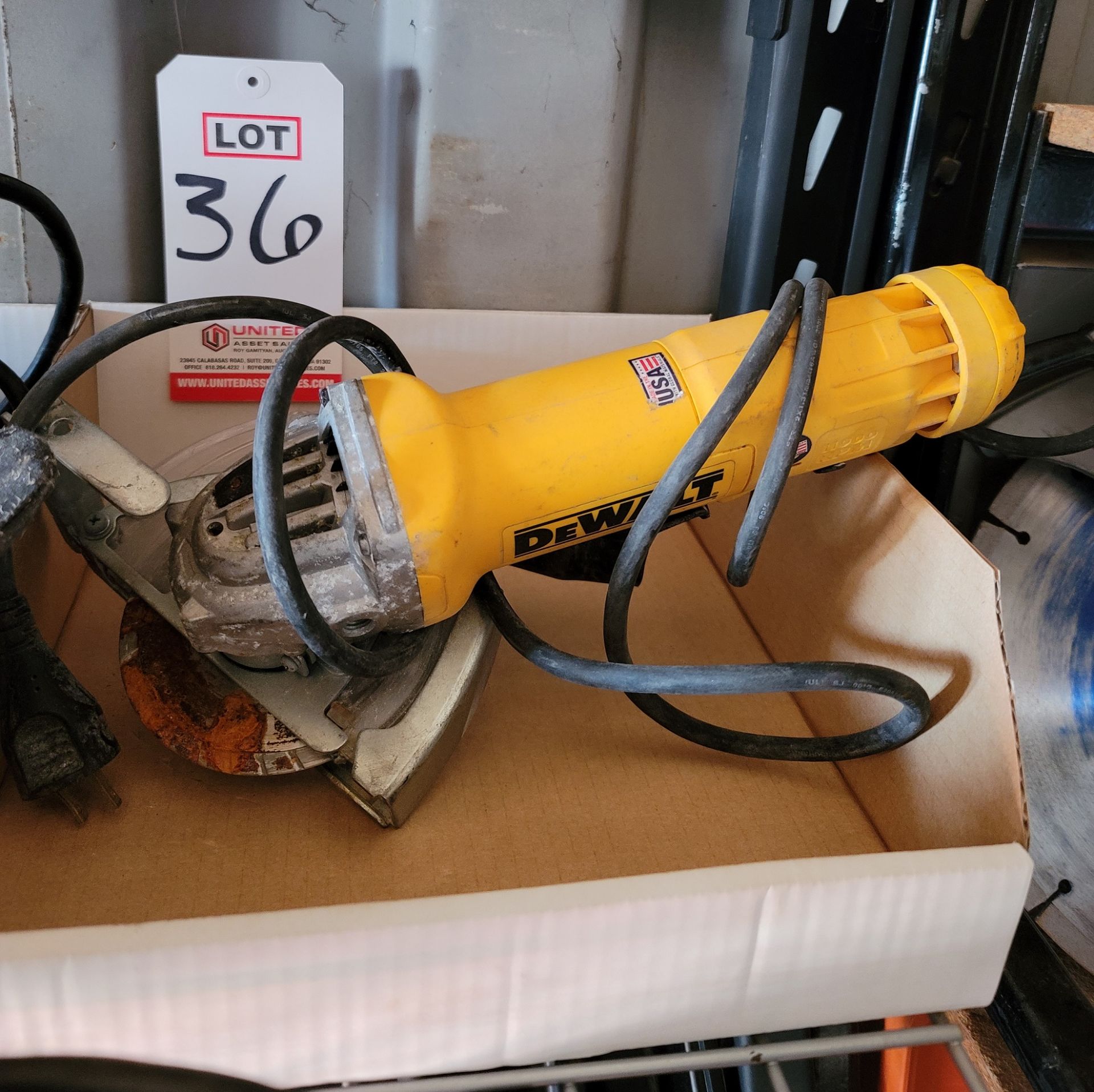 DEWALT ANGLE GRINDER, MODEL DWE402