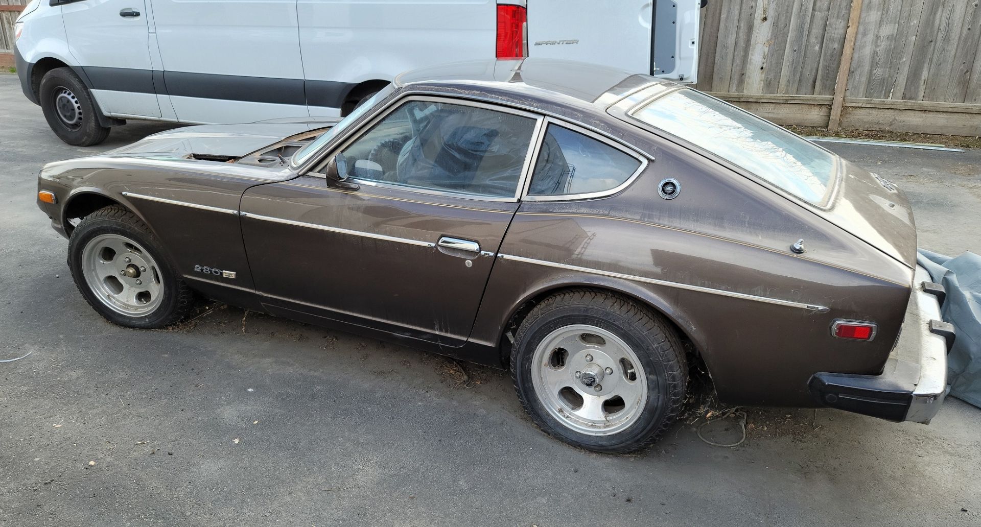 1976 DATSUN 280Z PROJECT CAR, INTERIOR GUTTED, MANY NEW PARTS