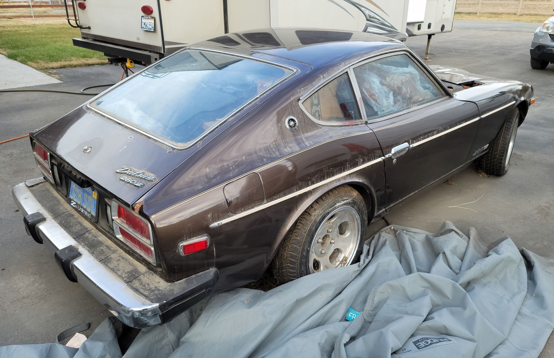 1976 DATSUN 280Z PROJECT CAR, INTERIOR GUTTED, MANY NEW PARTS - Image 3 of 4