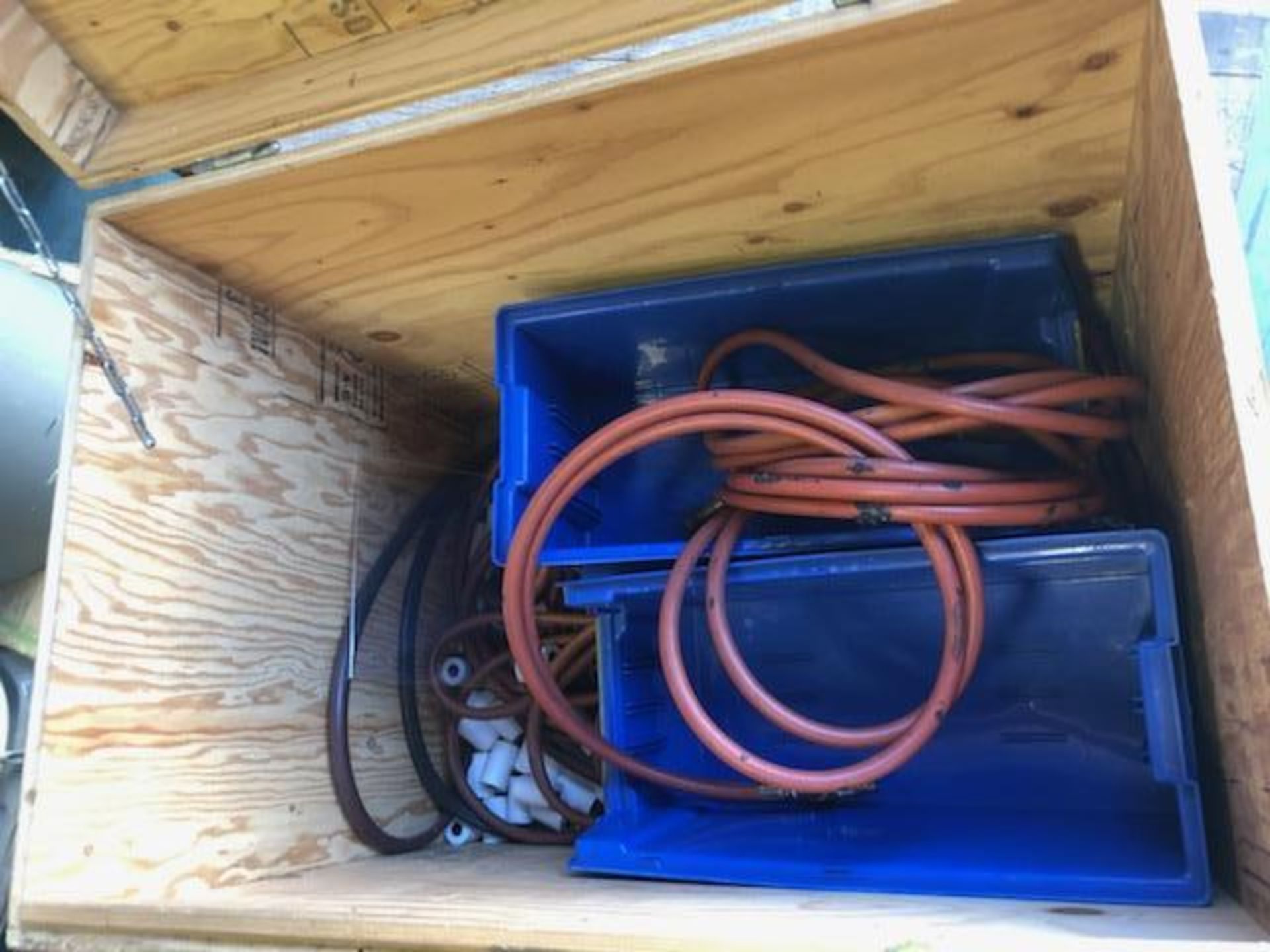 LOT - WOOD BOX, W/ CONTENTS OF ASSORTED HOSES (LOCATION 15 MAIN) - Image 3 of 3