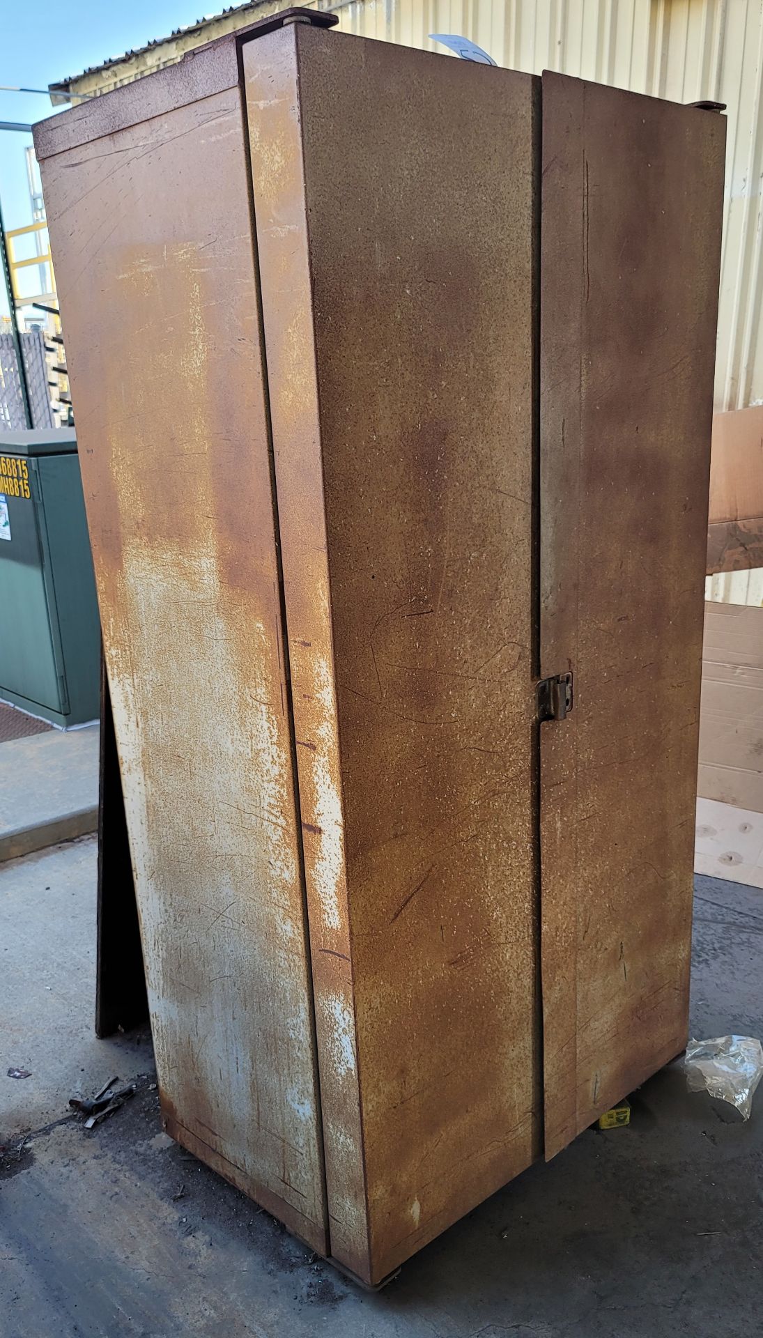 LOT - 38" X 24" X 73" 2-DOOR CABINET, W/ CONTENTS: HARDWARE, FASTENERS AND RELATED ITEMS (