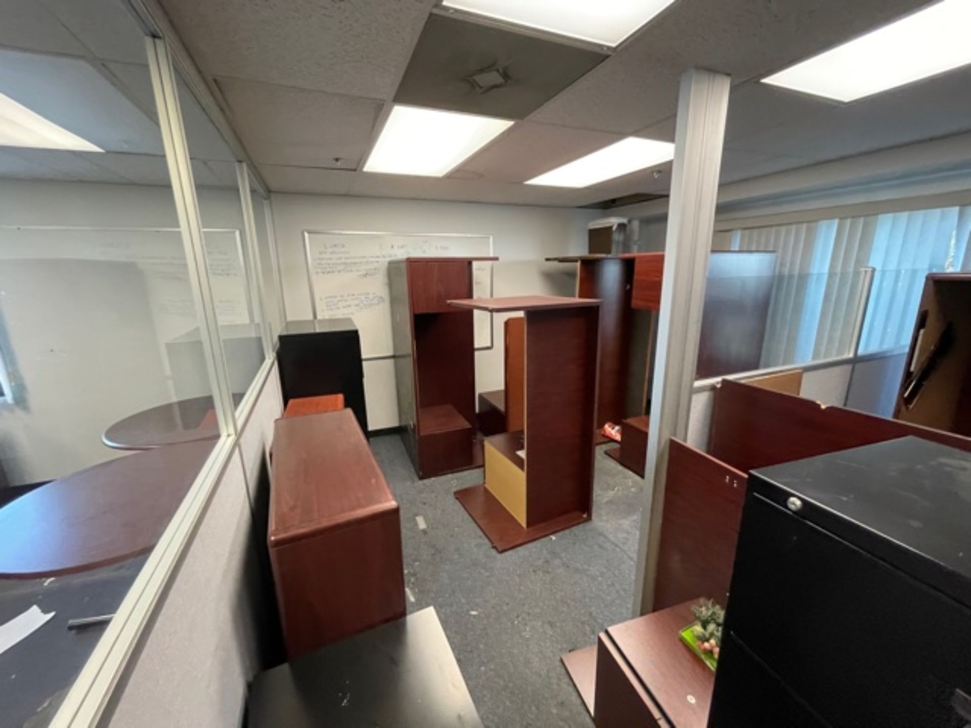 LOT - MISC OFFICE FURNITURE (LOCATION: BUILDING 1-UPSTAIRS) - Image 4 of 7