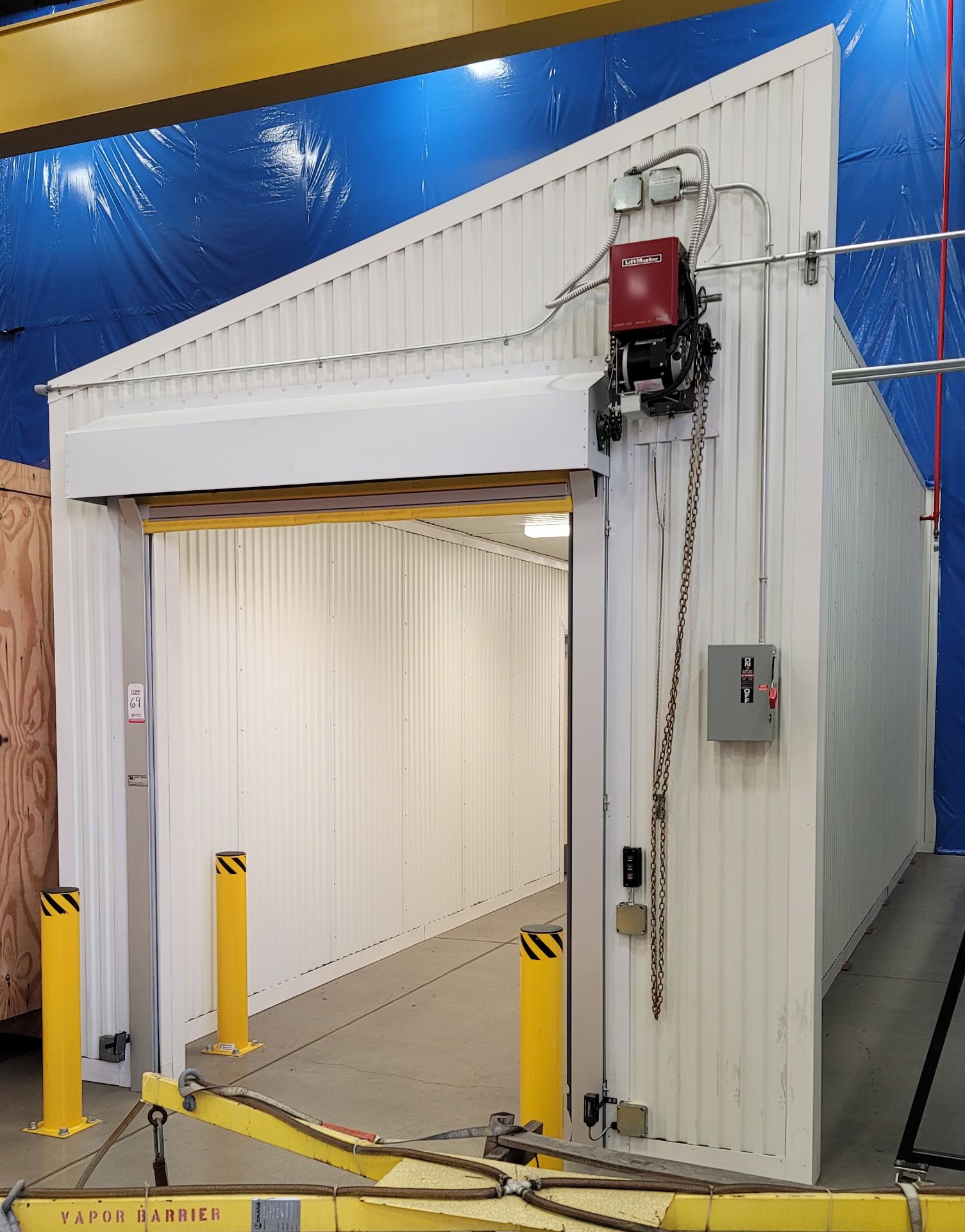 TMI SAVE-T SCREEN-PRO PASS-THRU ENCLOSURE, APPROX. 32' X 9', W/ (2) ELECTRIC ROLL UP DOORS AND (1) - Image 2 of 7