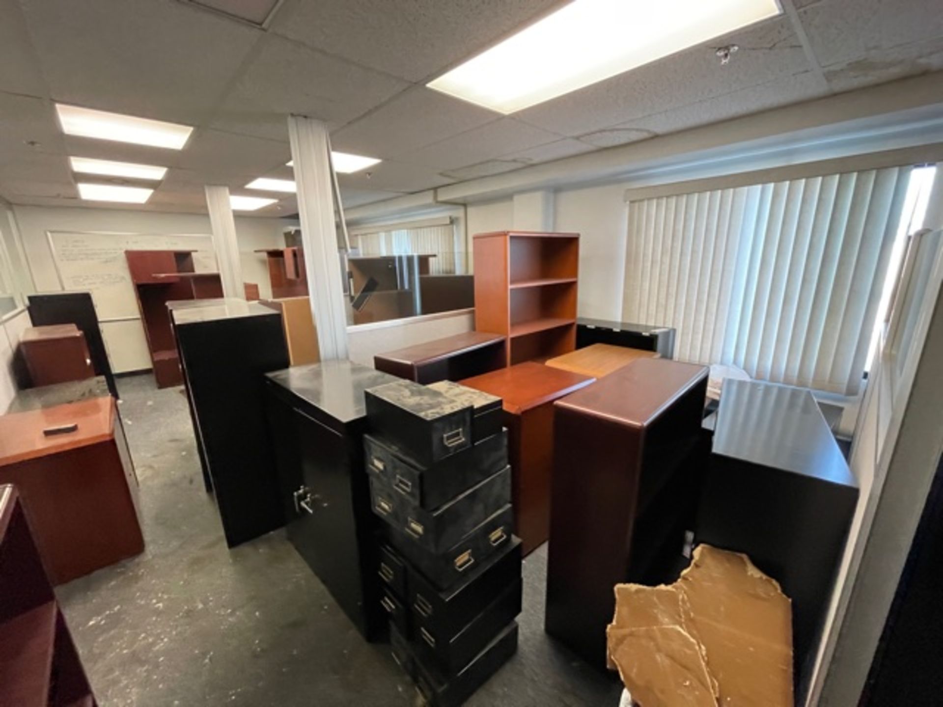 LOT - MISC OFFICE FURNITURE (LOCATION: BUILDING 1-UPSTAIRS) - Image 3 of 7