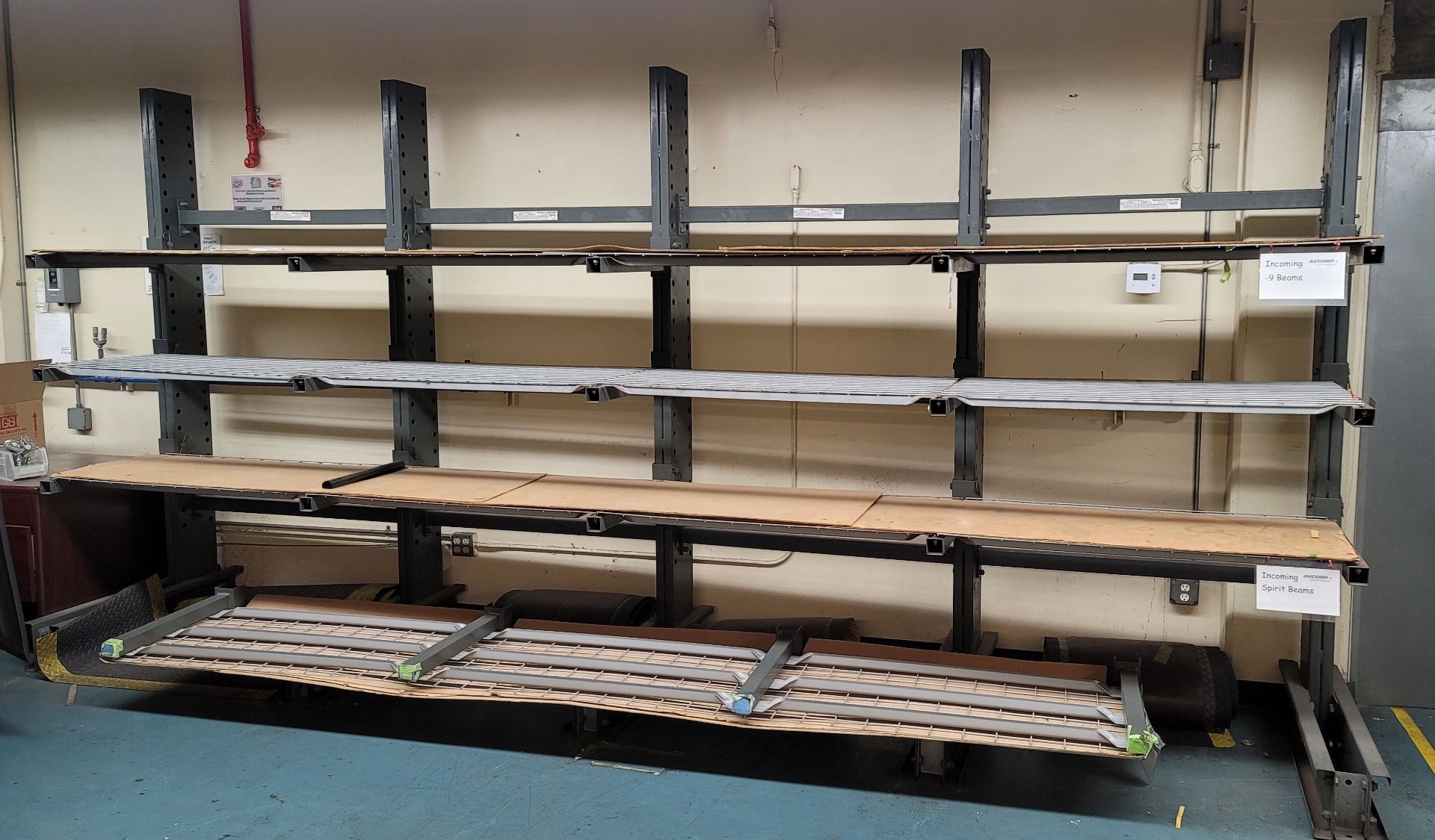 16' STEELTREE CANTILEVER MATERIAL RACK, 2' ARMS, 8' HT W/ WIRE DECKING (LOCATION: BUILDING 15 MAIN)