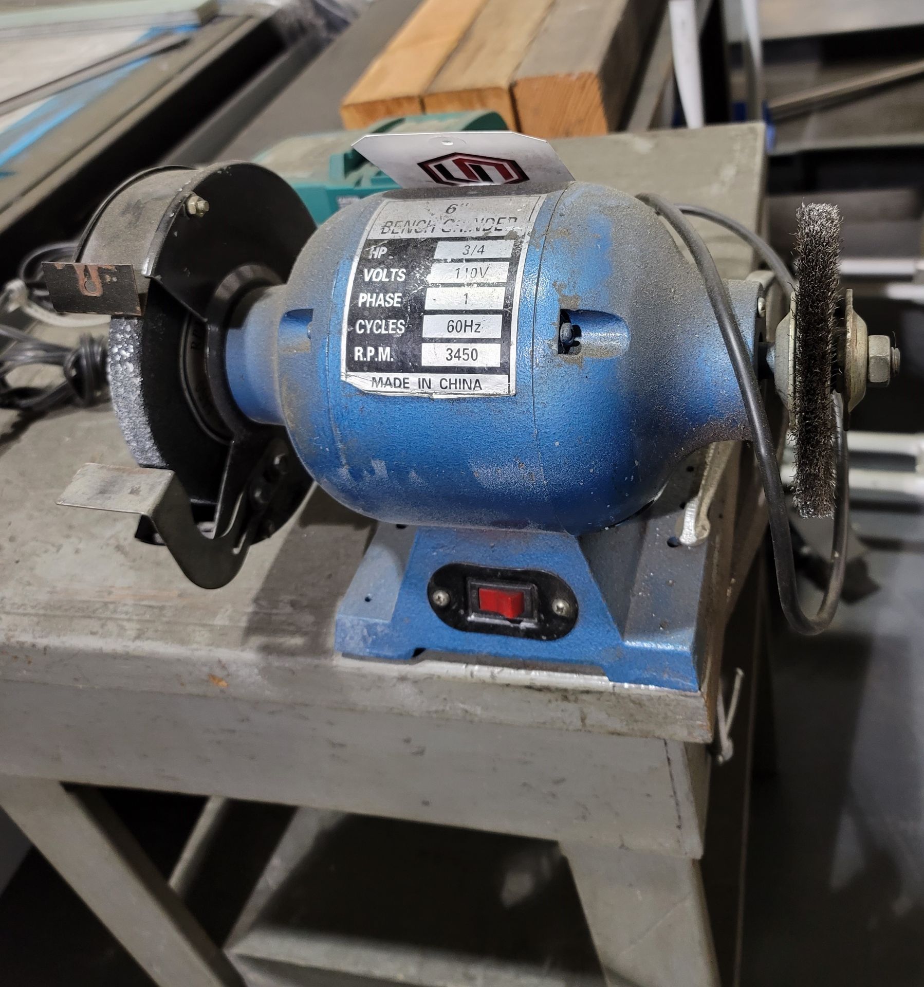 6" DOUBLE END BENCH GRINDER, 3/4 HP, TABLE NOT INCLUDED (LOCATION: BUILDING 10 MACHINE SHOP)