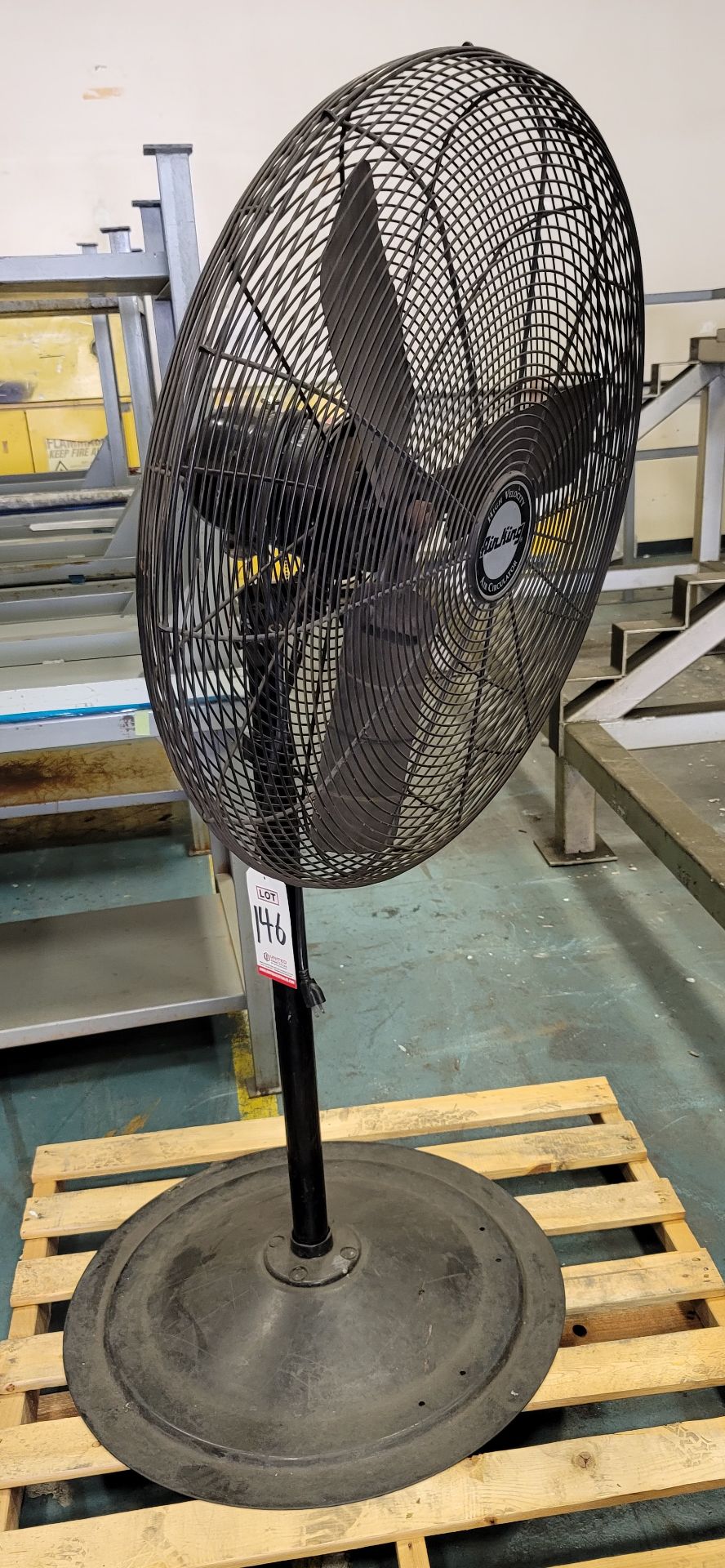 30" AIR KING PEDESTAL FAN, 1/4 HP (LOCATION: BUILDING 15 MAIN)