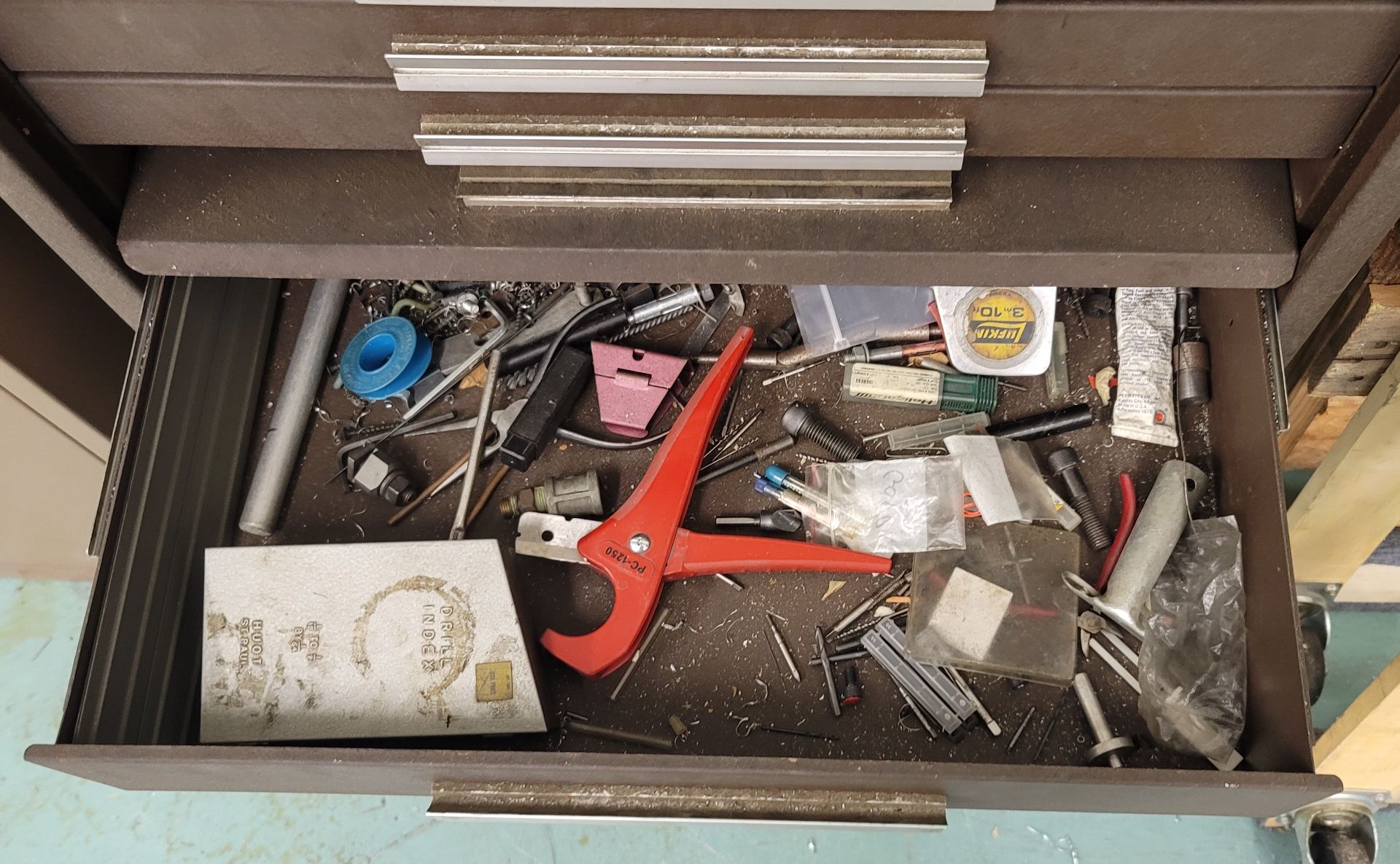 KENNEDY TOOL CART W/ TOP BOX, W/ CONTENTS: HAND TOOLS AND SHOP SUPPLIES - Image 11 of 12