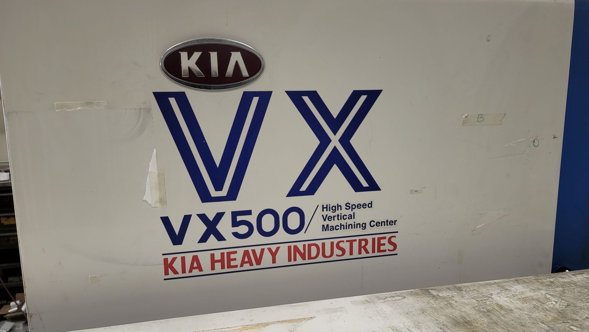 KIA VX500 CNC VERTICAL MACHINING CENTER, HIGH SPEED, FANUC SERIES OI-MB CNC CONTROL, XYZ TRAVELS: - Image 10 of 11