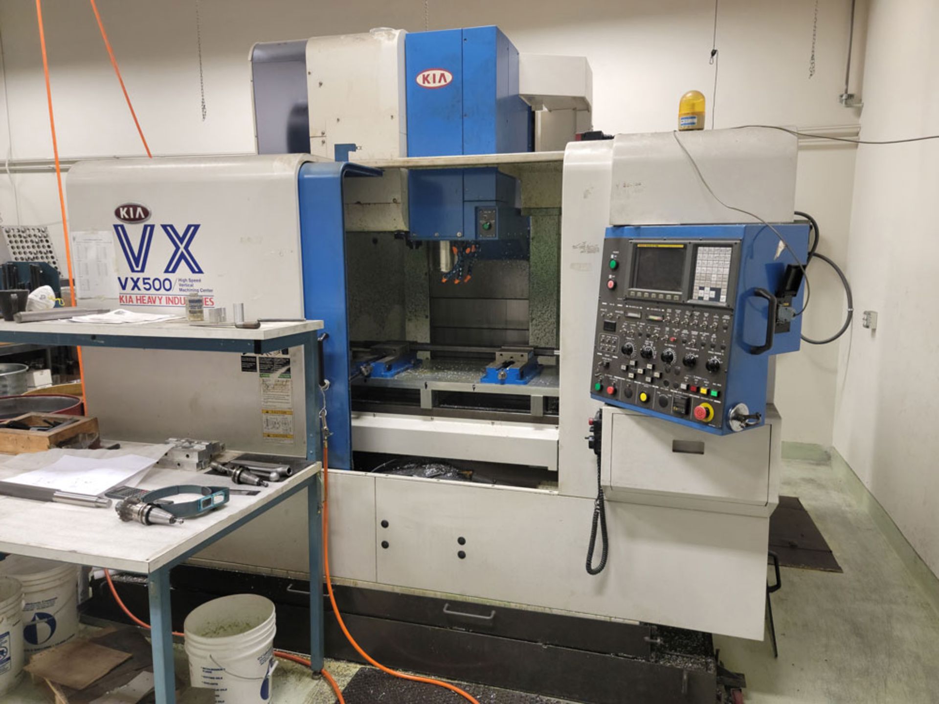 KIA VX500 CNC VERTICAL MACHINING CENTER, HIGH SPEED, FANUC SERIES OI-MB CNC CONTROL, XYZ TRAVELS: