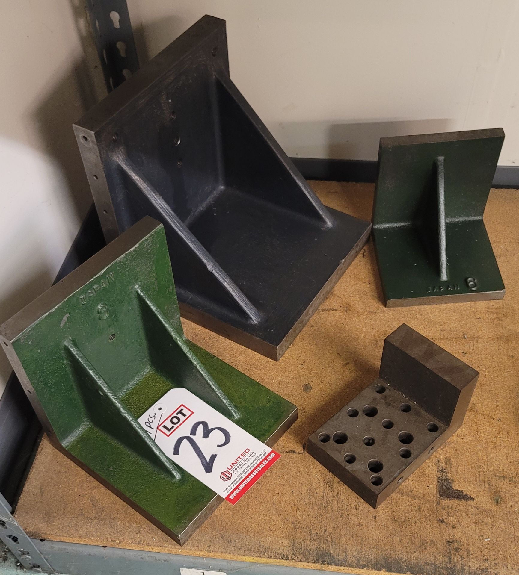 LOT - (4) ANGLE PLATES: 4", 6", 8", 10"