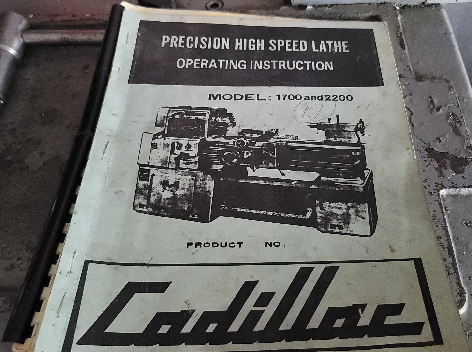 CADILLAC 17" X 33" ENGINE LATHE, MODEL 1733, STEADY REST, 10" 3-JAW CHUCK, 2" SPINDLE BORE, 1800 - Image 2 of 6