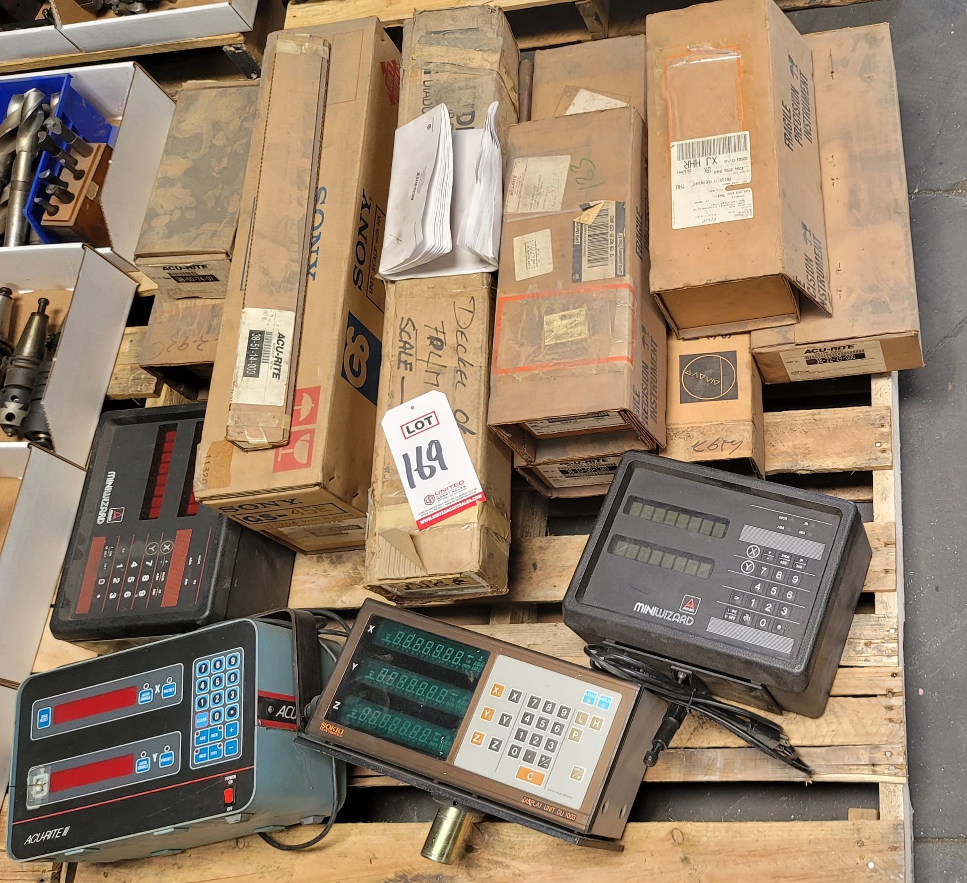 LOT - PALLET OF MISC ELECTRICAL COMPONENTS, DRO'S, SCALES, ETC.