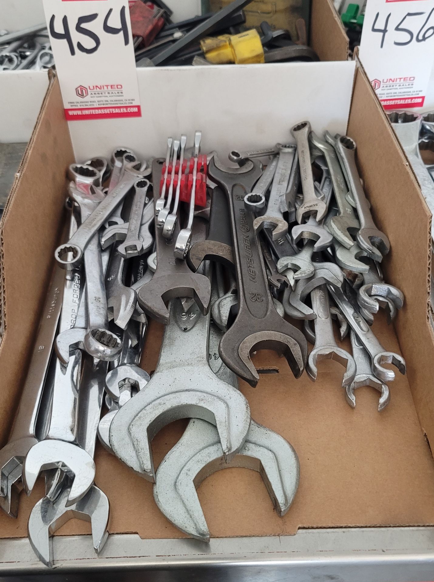 LOT - MISC WRENCHES