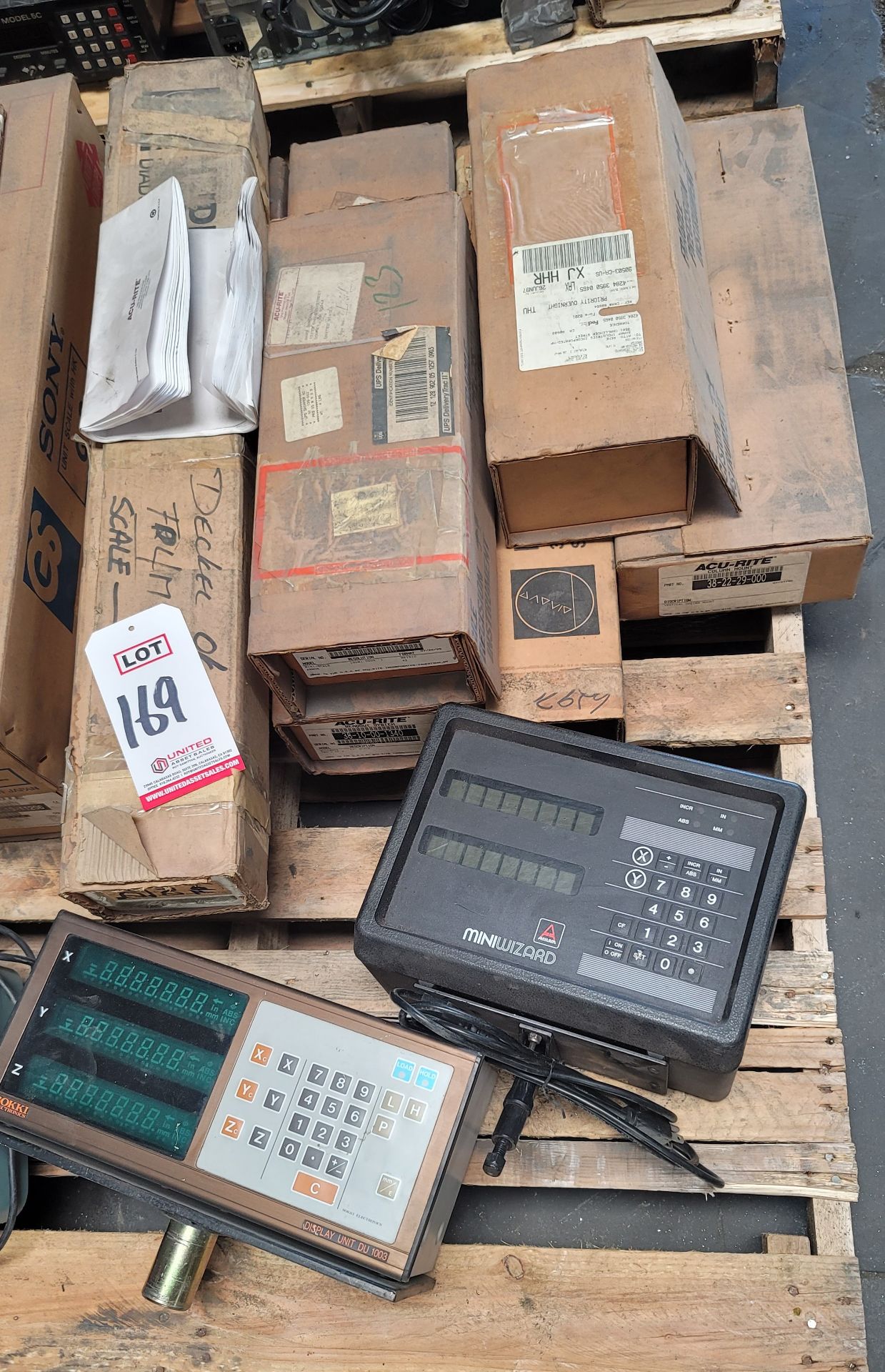 LOT - PALLET OF MISC ELECTRICAL COMPONENTS, DRO'S, SCALES, ETC. - Image 3 of 3