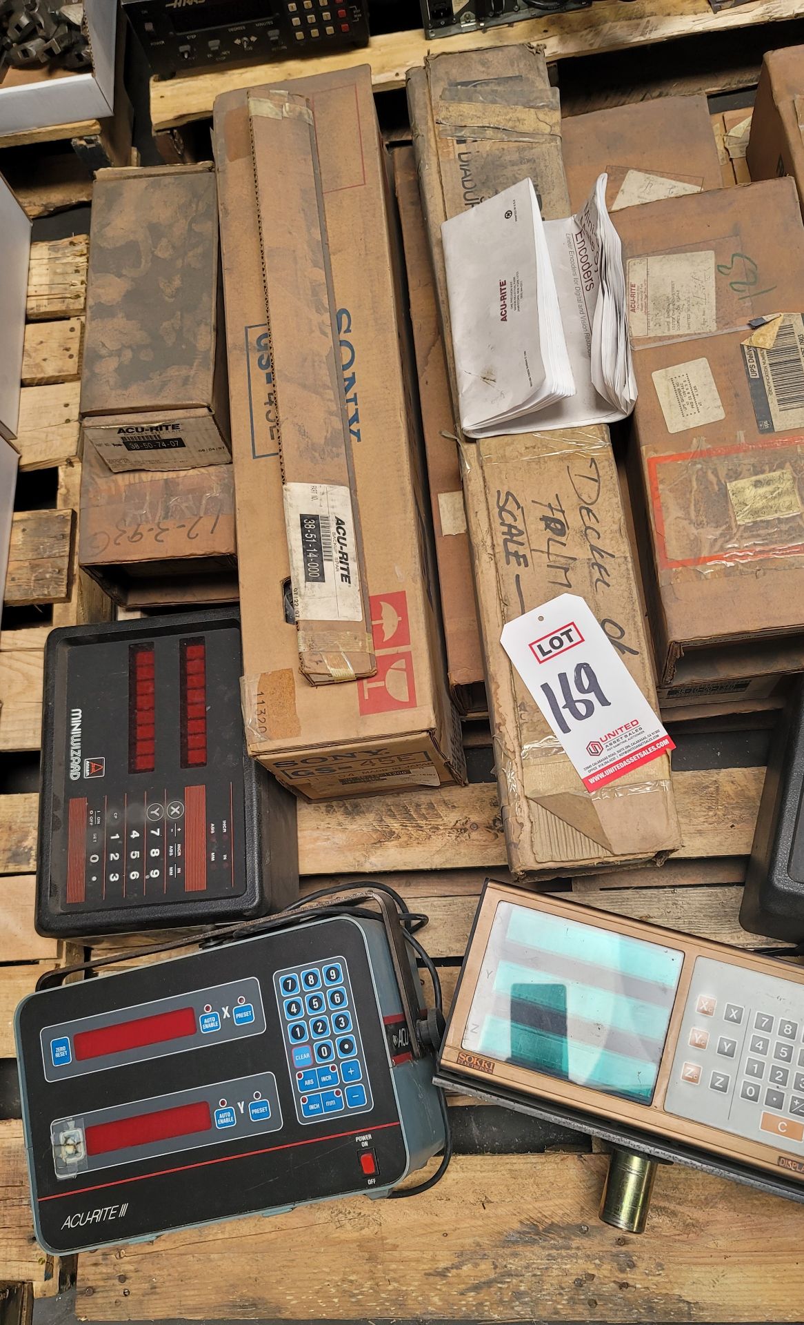 LOT - PALLET OF MISC ELECTRICAL COMPONENTS, DRO'S, SCALES, ETC. - Image 2 of 3