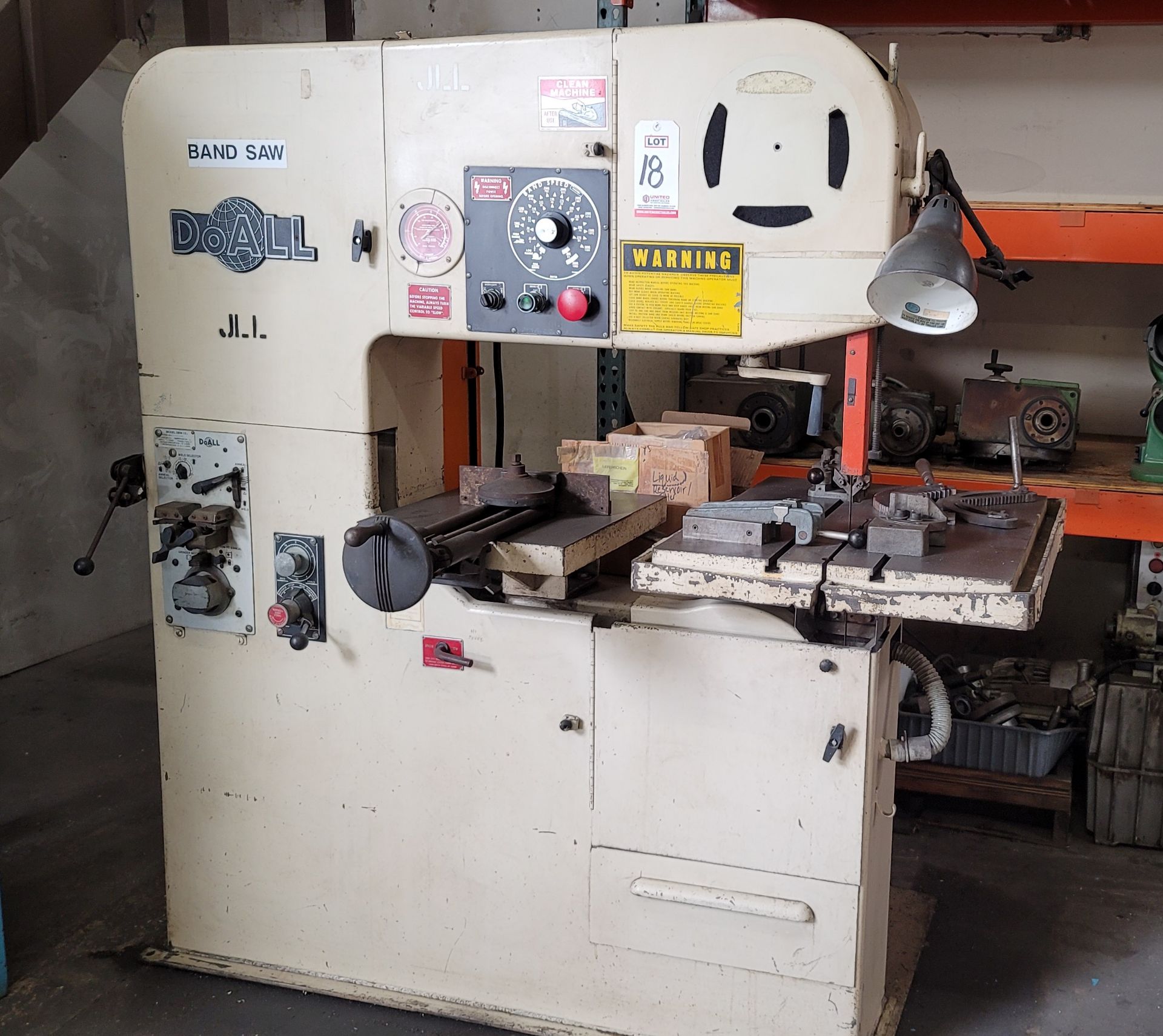 DOALL VERTICAL BAND SAW, MODEL 3612-2H3, 36" THROAT, 26.5" X 33.5" TABLE, S/N 401-88217