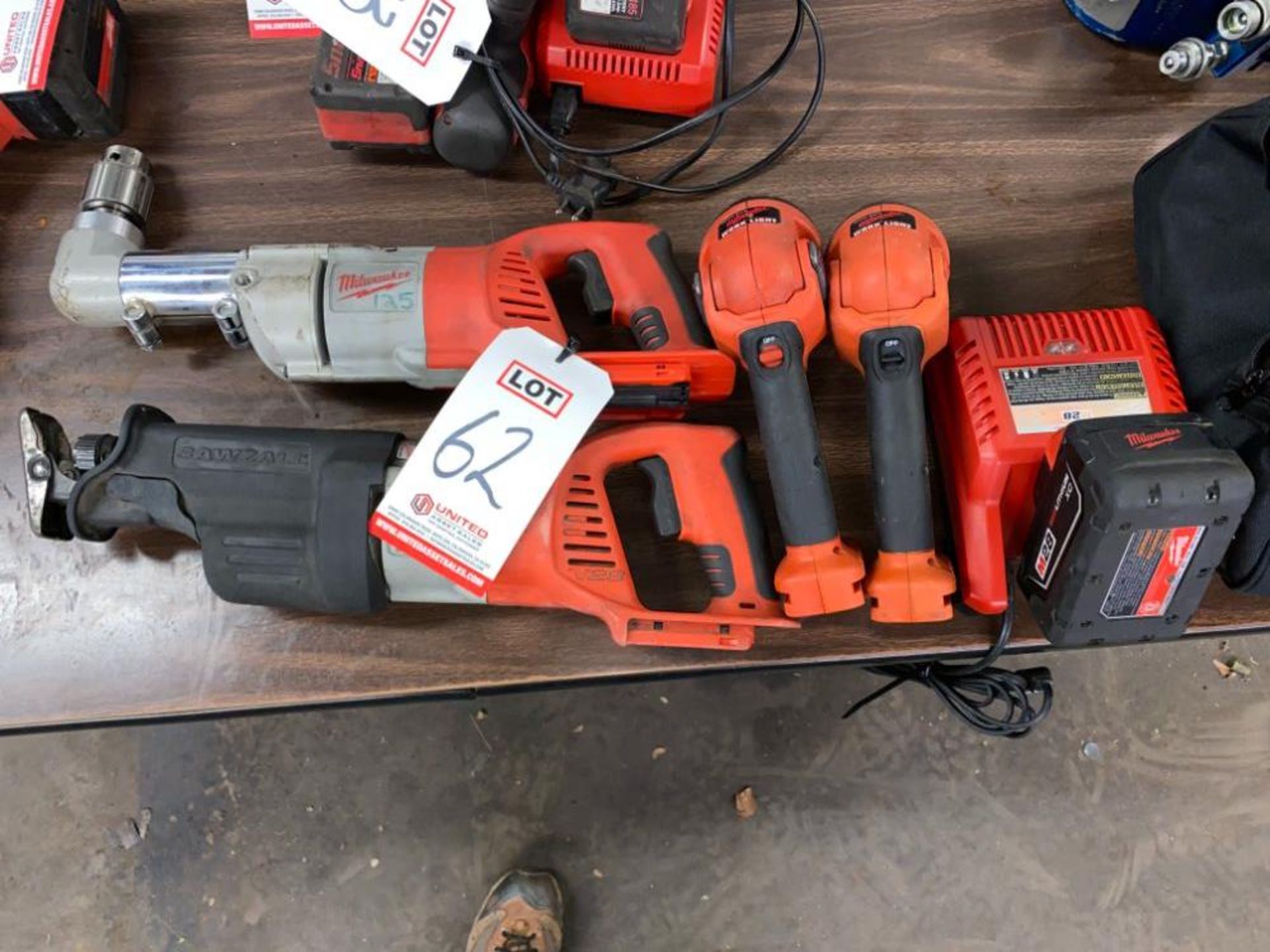 LOT - MILWAUKEE RIGHT ANGLE DRILL, SAWZALL, (2) WORK LIGHTS, M28 BATTERY W/ CHARGER