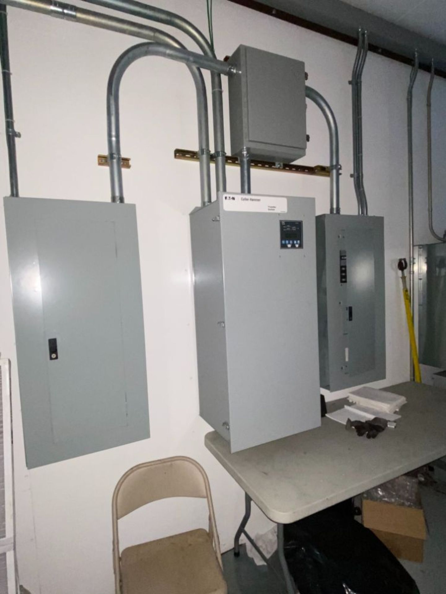 SWITCHGEAR BUILDING, W/ CONTENTS TO INCLUDE: (4) TOSHIBA T300MVI 600 HP VARIABLE FREQUENCY DRIVES - Image 5 of 7