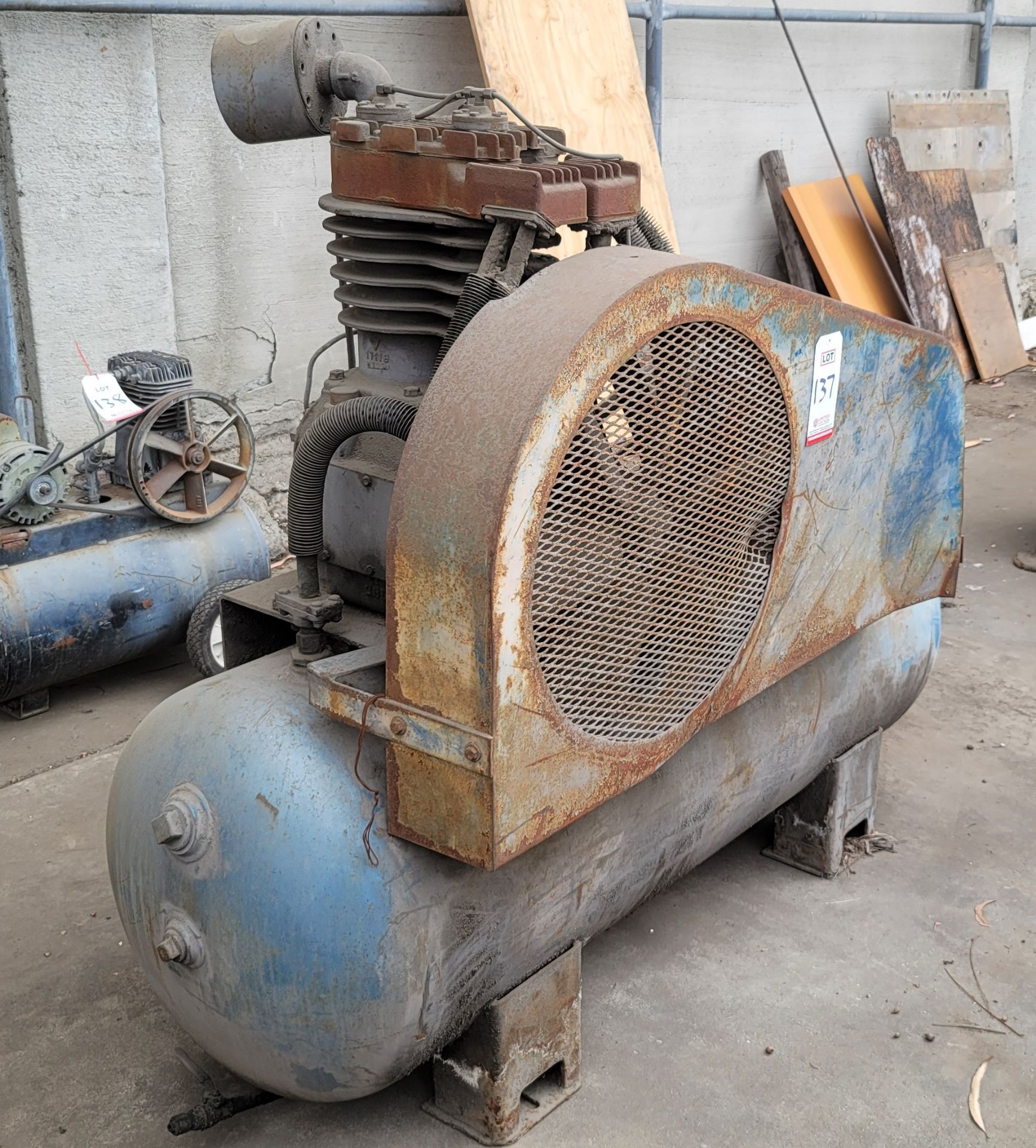 10 HP AIR COMPRESSOR W/ TANK