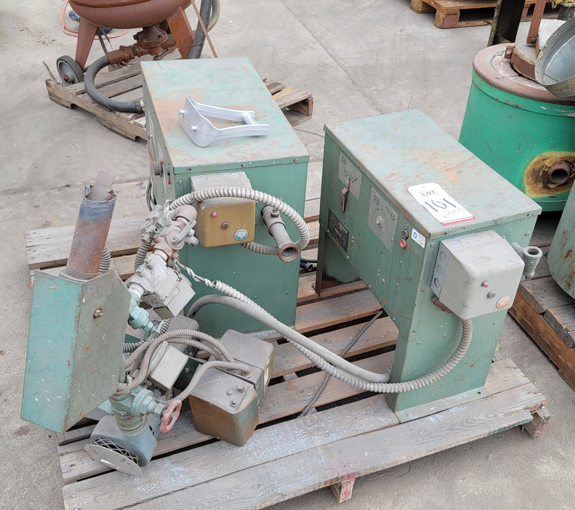 LOT - (3) SMALL FURNACES: (2) JOHNSON GAS APPLIANCE F900 AND (1) SPEEDY-MELT B16; ON (2) PALLETS