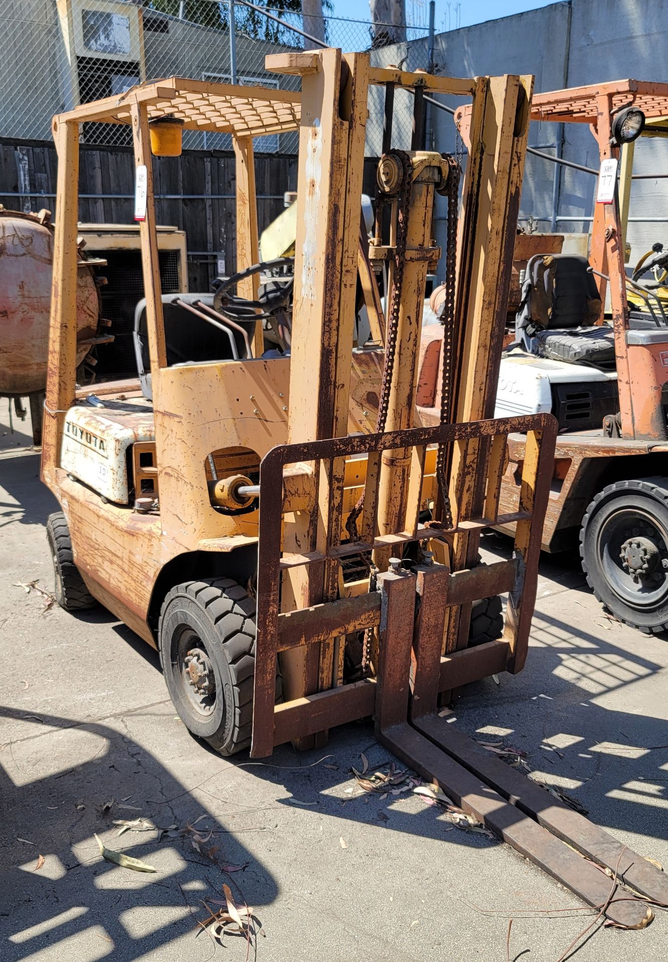 TOYOTA FORKLIFT, MODEL 3FG10, S/N 3FG10-15811, 2-STAGE MAST, LP GAS